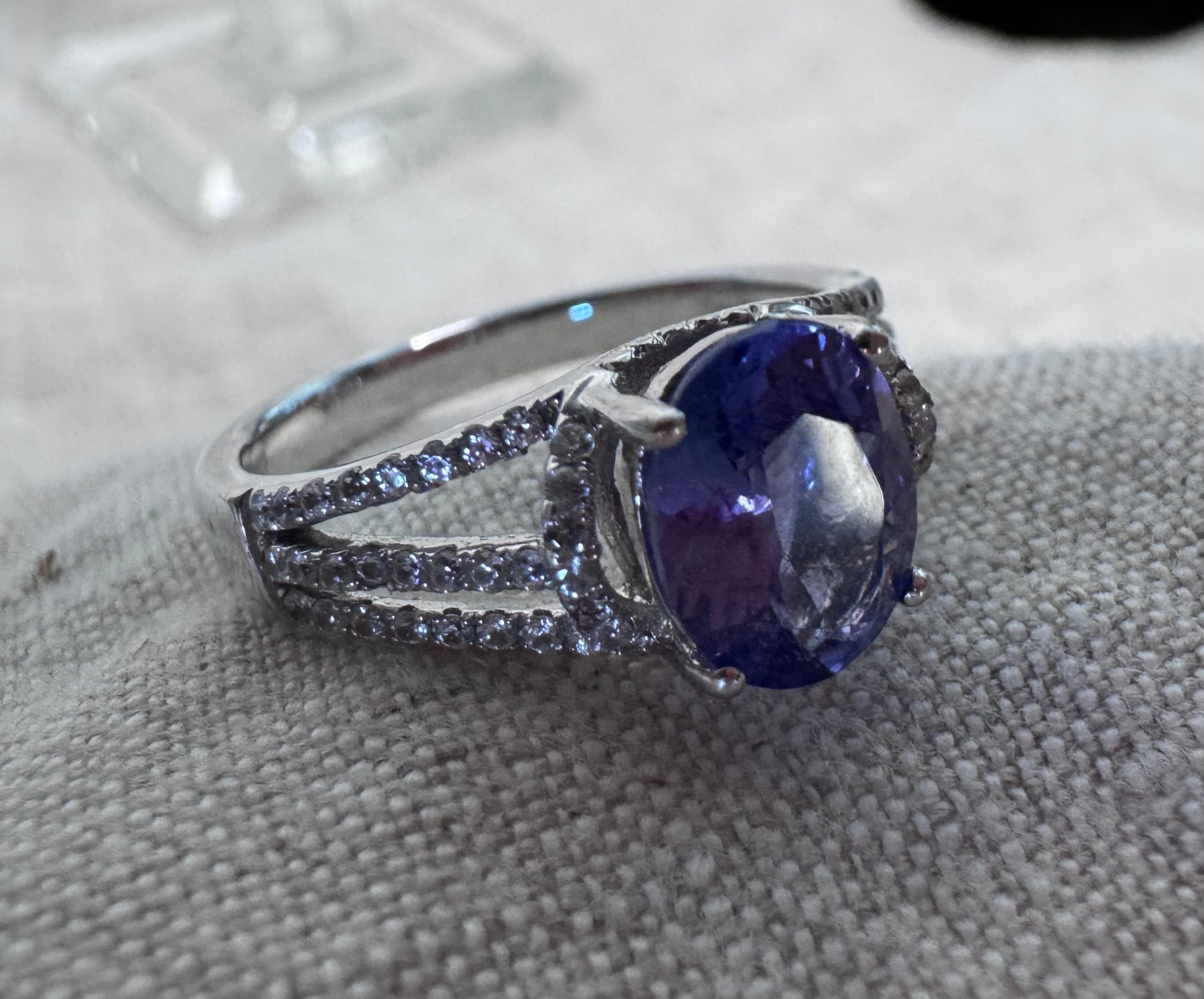 14K White Gold Tanzanite & Diamond Ring – Size 8