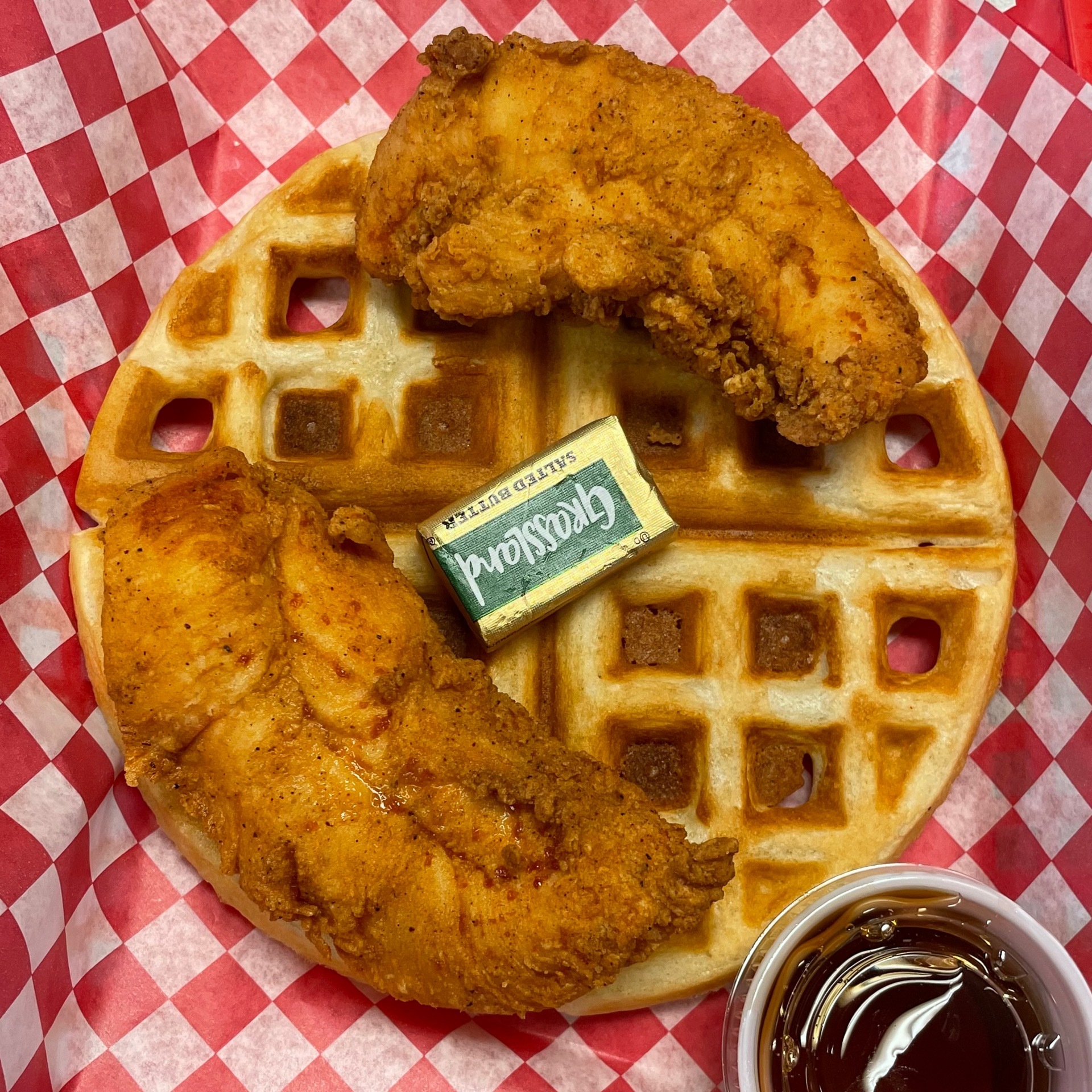 CHICKEN & WAFFLE