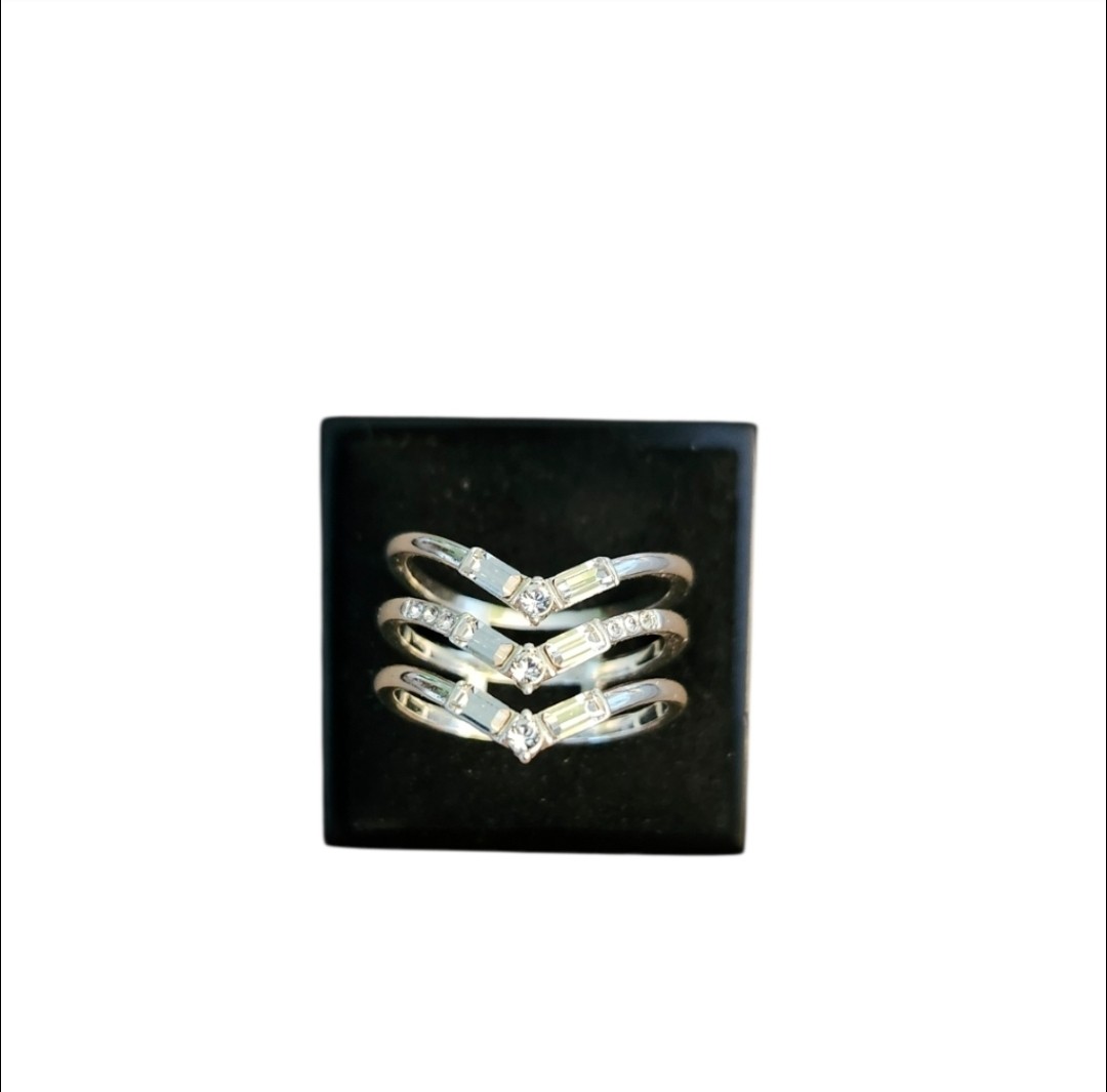 Size 9 Silver Toned Cubic Zirconia Chevron Ring
