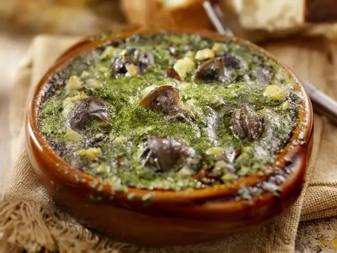 Cassolette d'escargots (12 pièces)