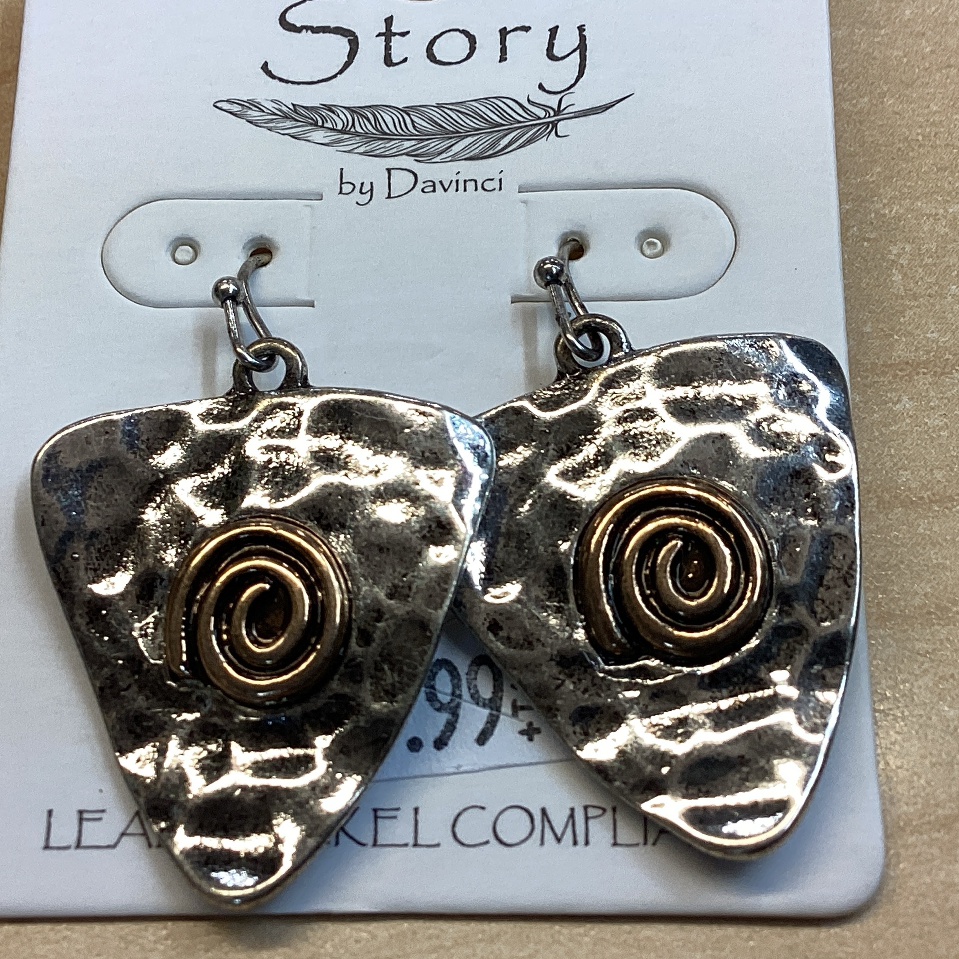 Arrowhead silver toned w/ Gold swirl