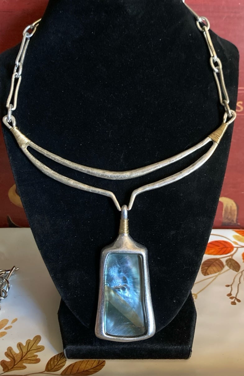 Robert Lee Morris Soho Modernist Abalone Shell Pendant Necklace Choker Two Tone