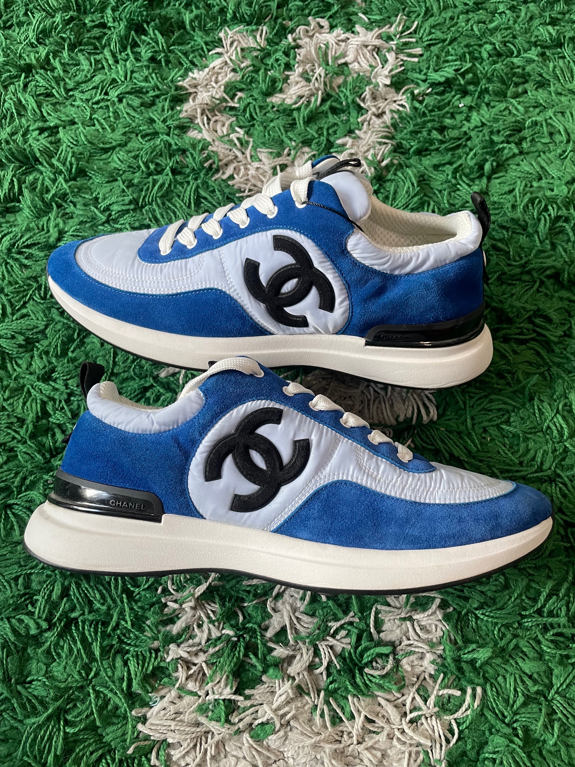 Chanel 2021 blue suede calfskin sneaker size 41 (used)