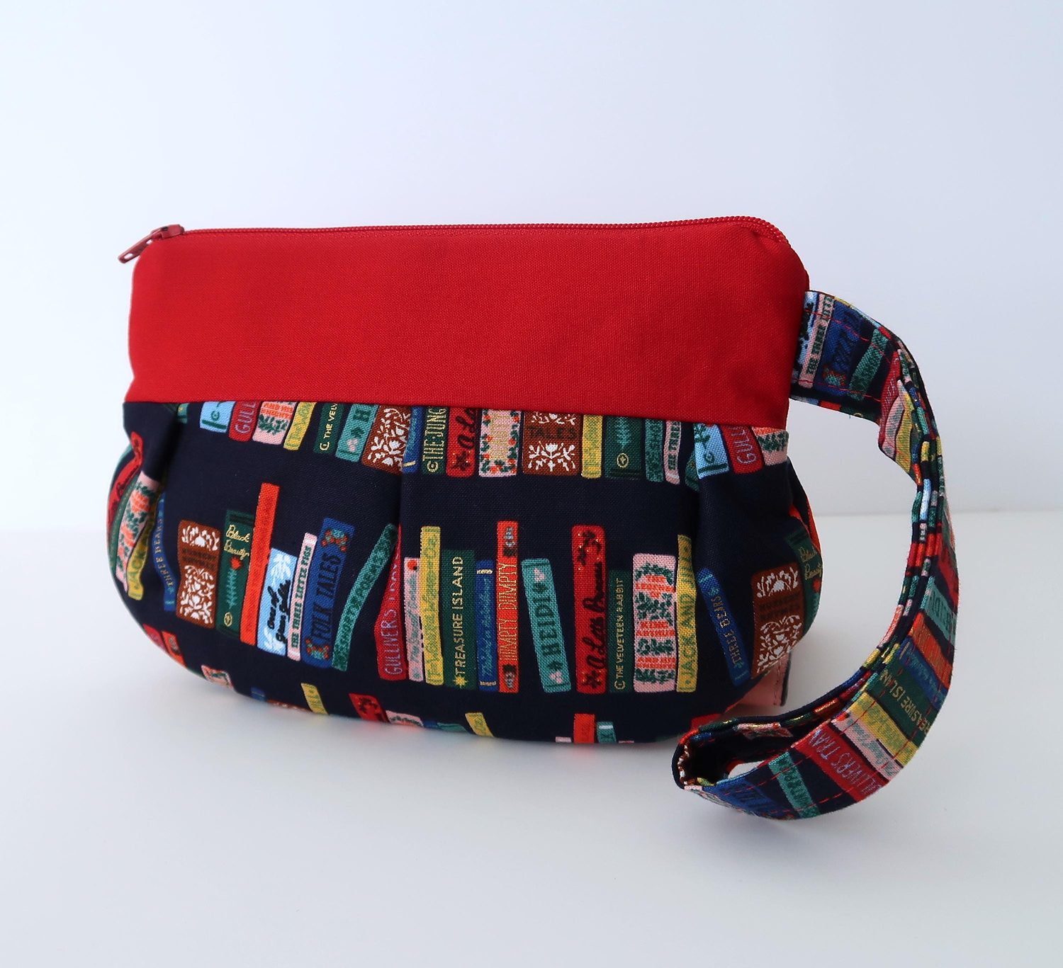Pleated Wristlet – Book Club – handmade clutch
