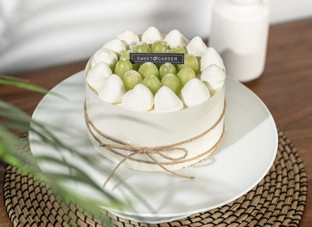 White Grape Oolong Cake