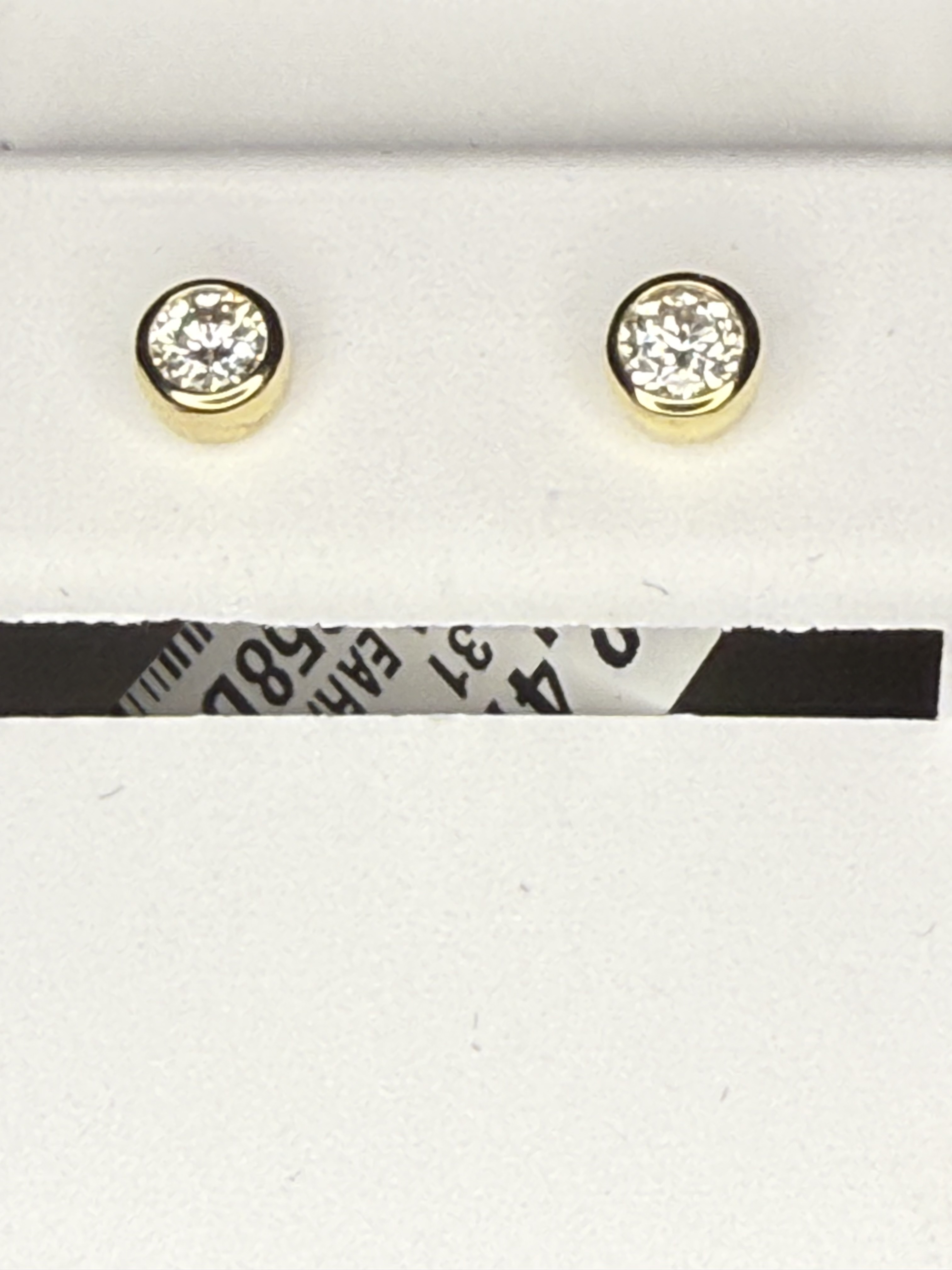 Fine Jewelry delicate precious stones 2475