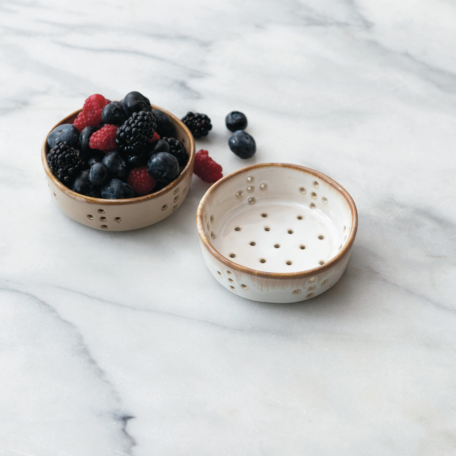 Stoneware berry bowl