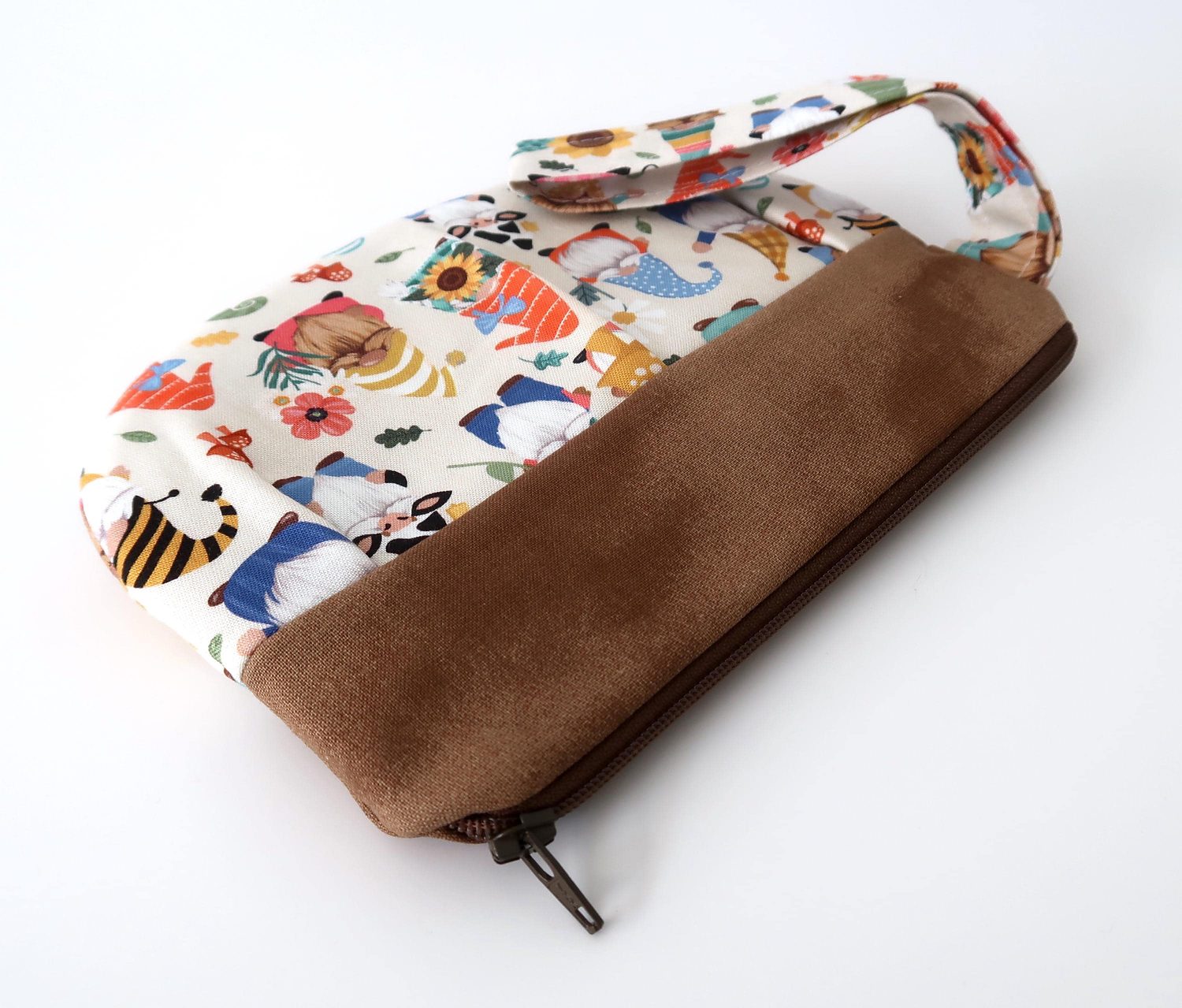 Pleated Wristlet – Garden Gnomes, photo 7 of 8