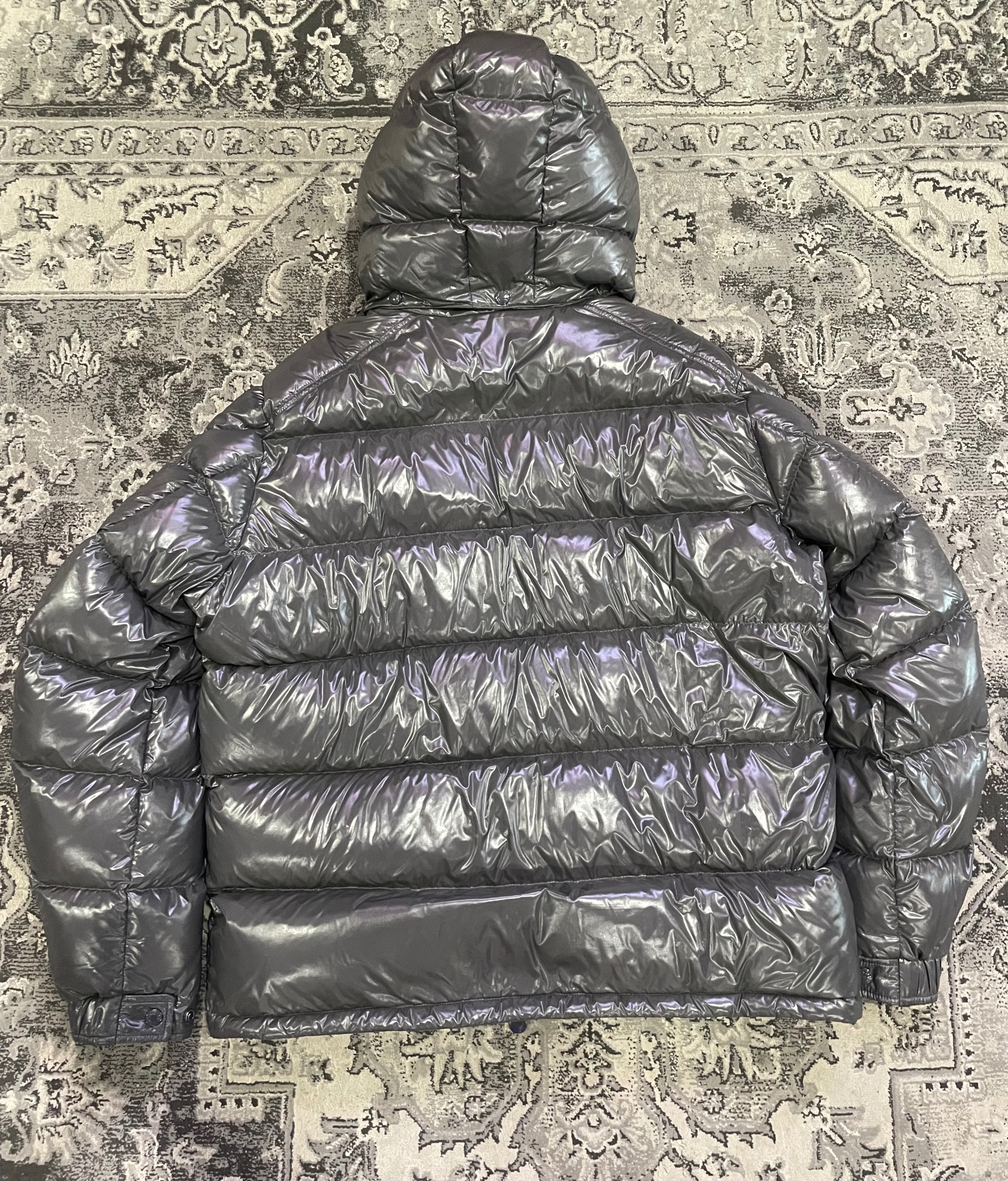 Moncler Maya Jacket ( USED ) SIZE 8, size 5XL, used condition — photo 3 of 5