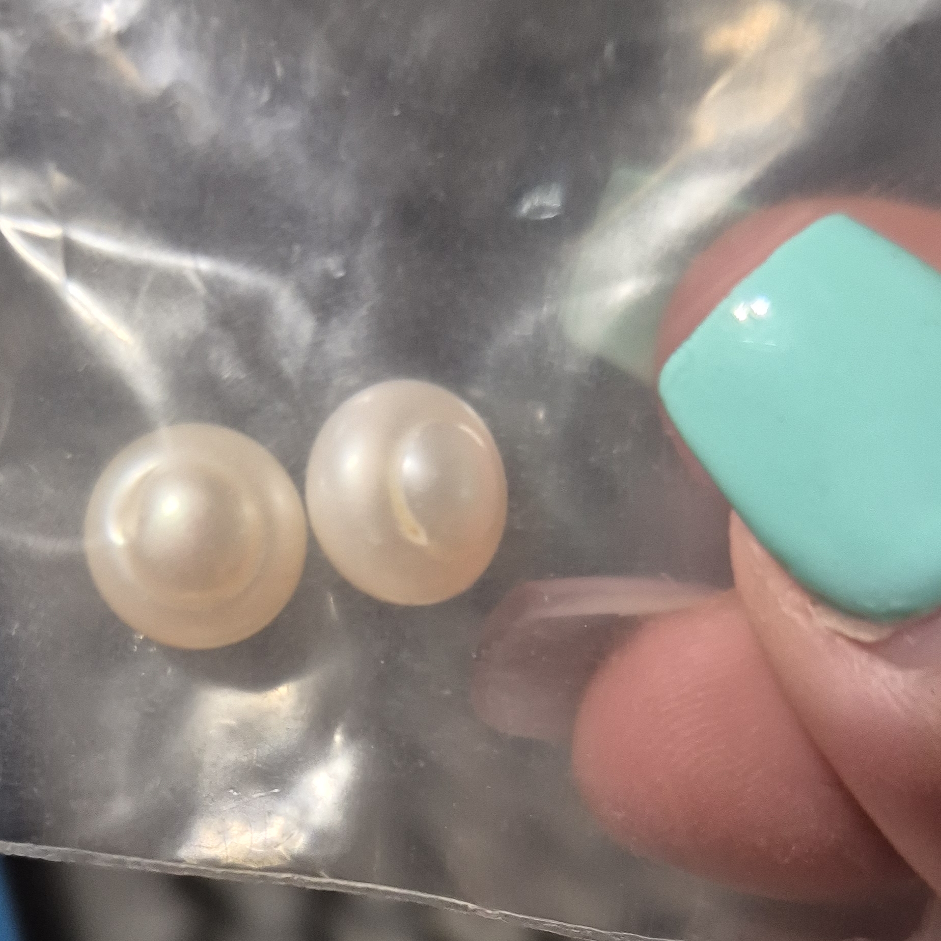 Pearl Set Medium Stud Size