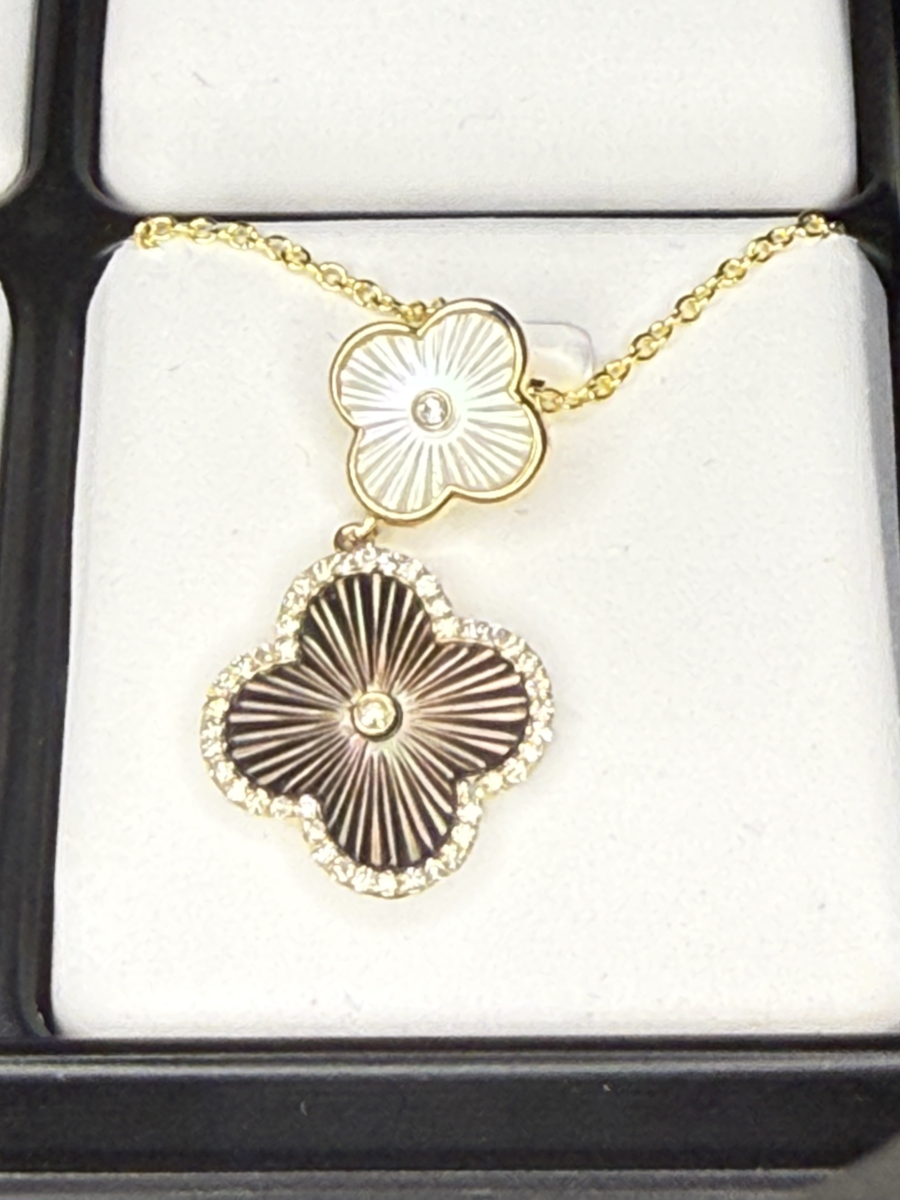 Fine Jewelry delicate precious stones 2475