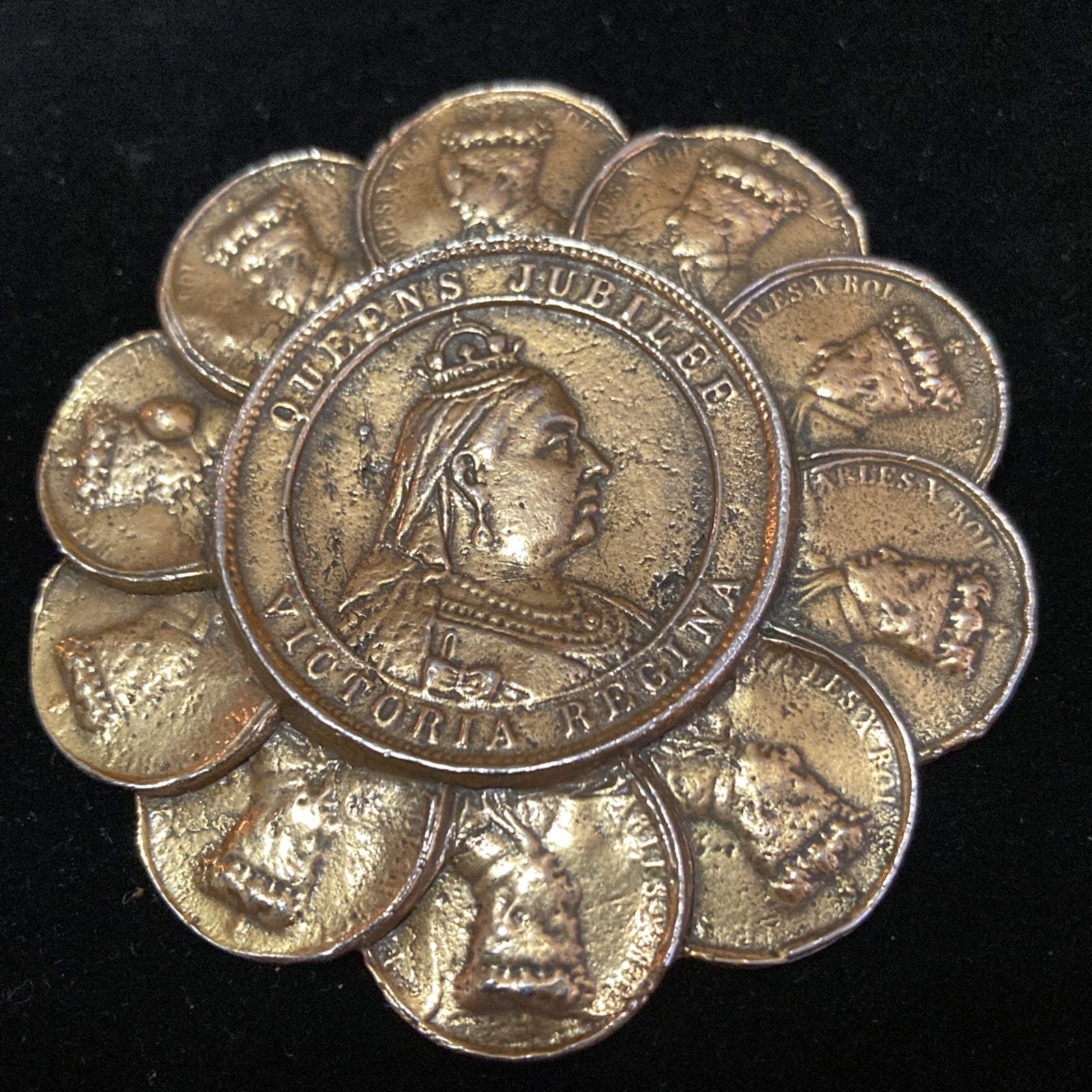 QUEENS JUBILEE VICTORIA REGINA COIN BROOCH