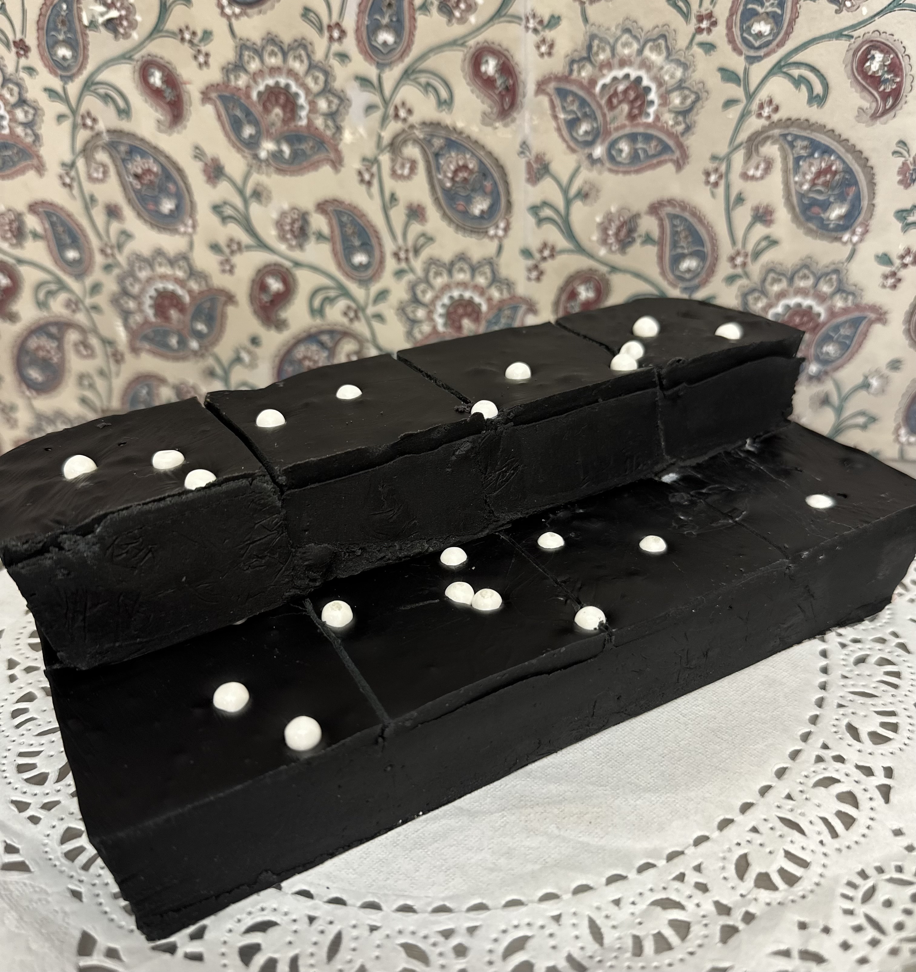 Black Licorice Fudge 1lb (4 squares)