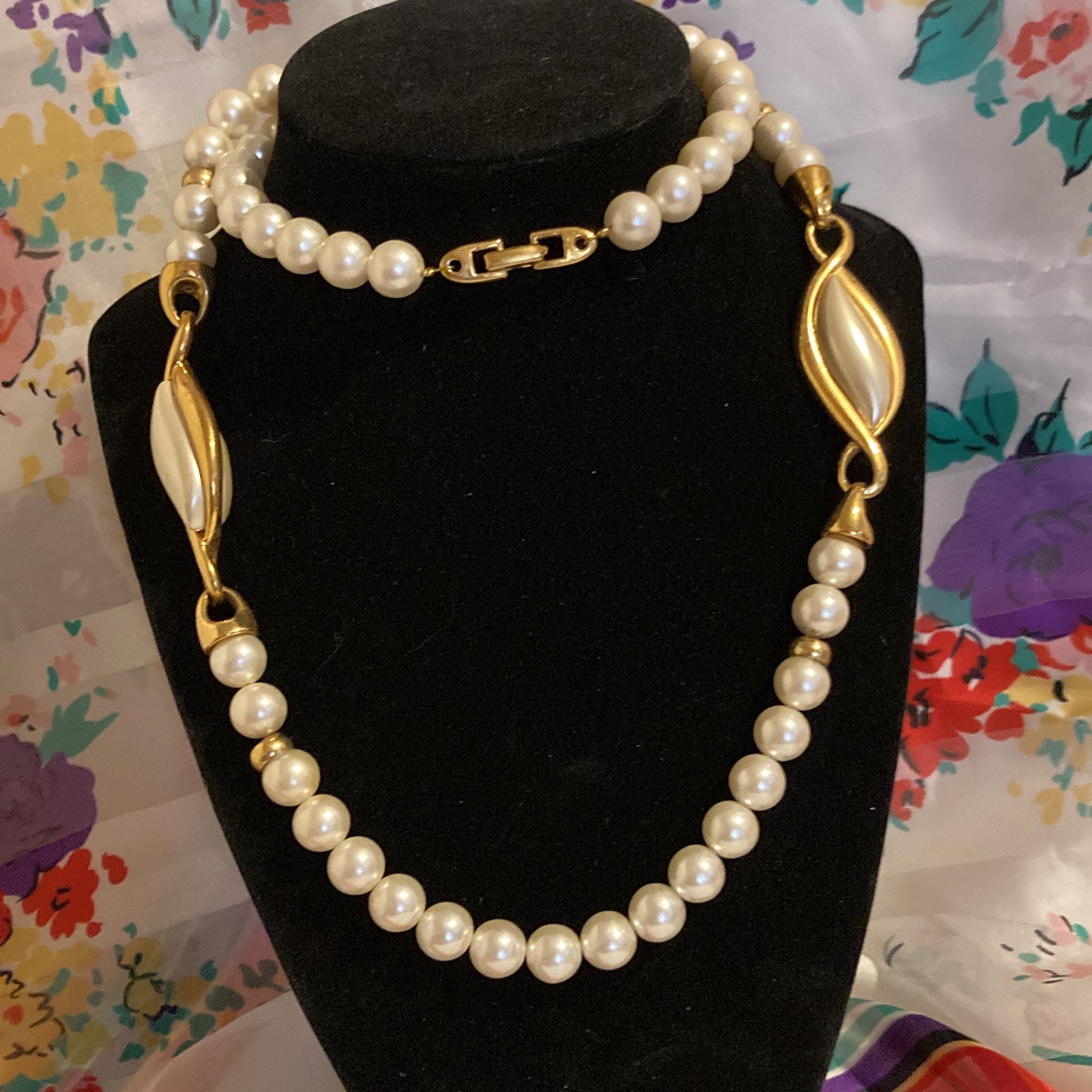Vintage NAPIER Gold Tone Pearl with Elongated Pearls Necklace