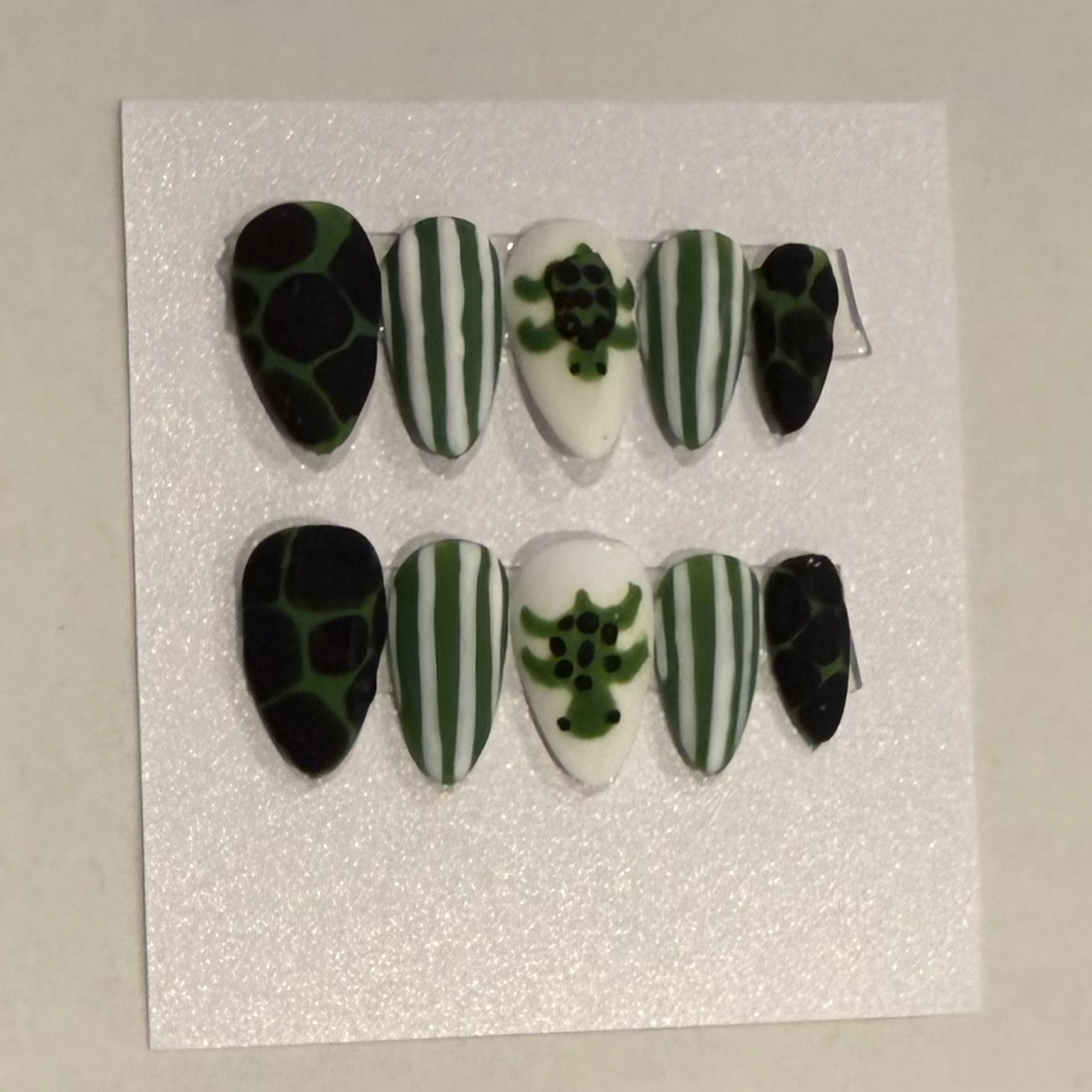 Turtle tastic hand-painted nail set