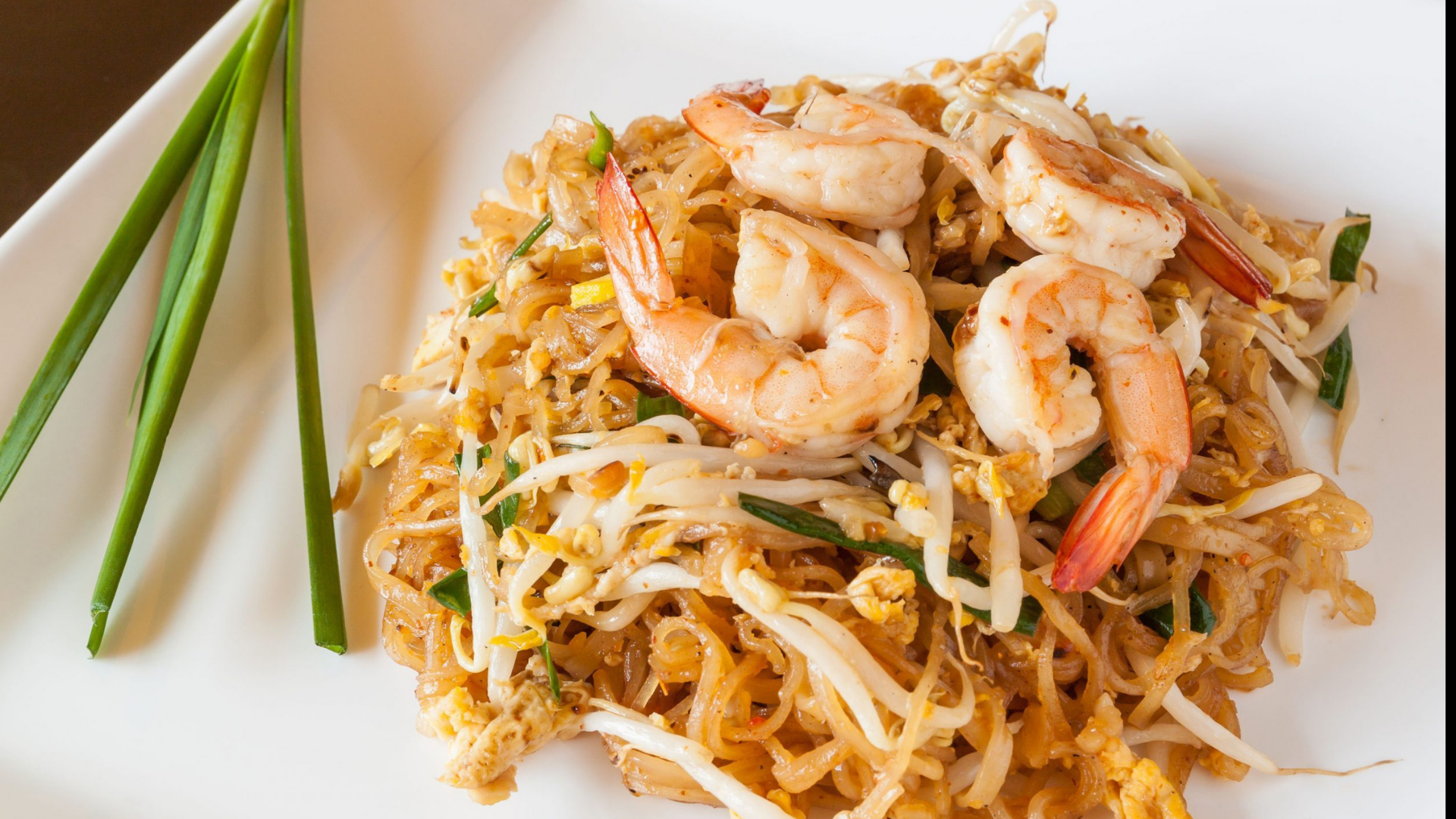 PAD THAI ( Thai fried noodles )