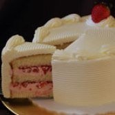 Strawberry à la Ritz Cake – Vanilla Cake with Strawberry Mousse