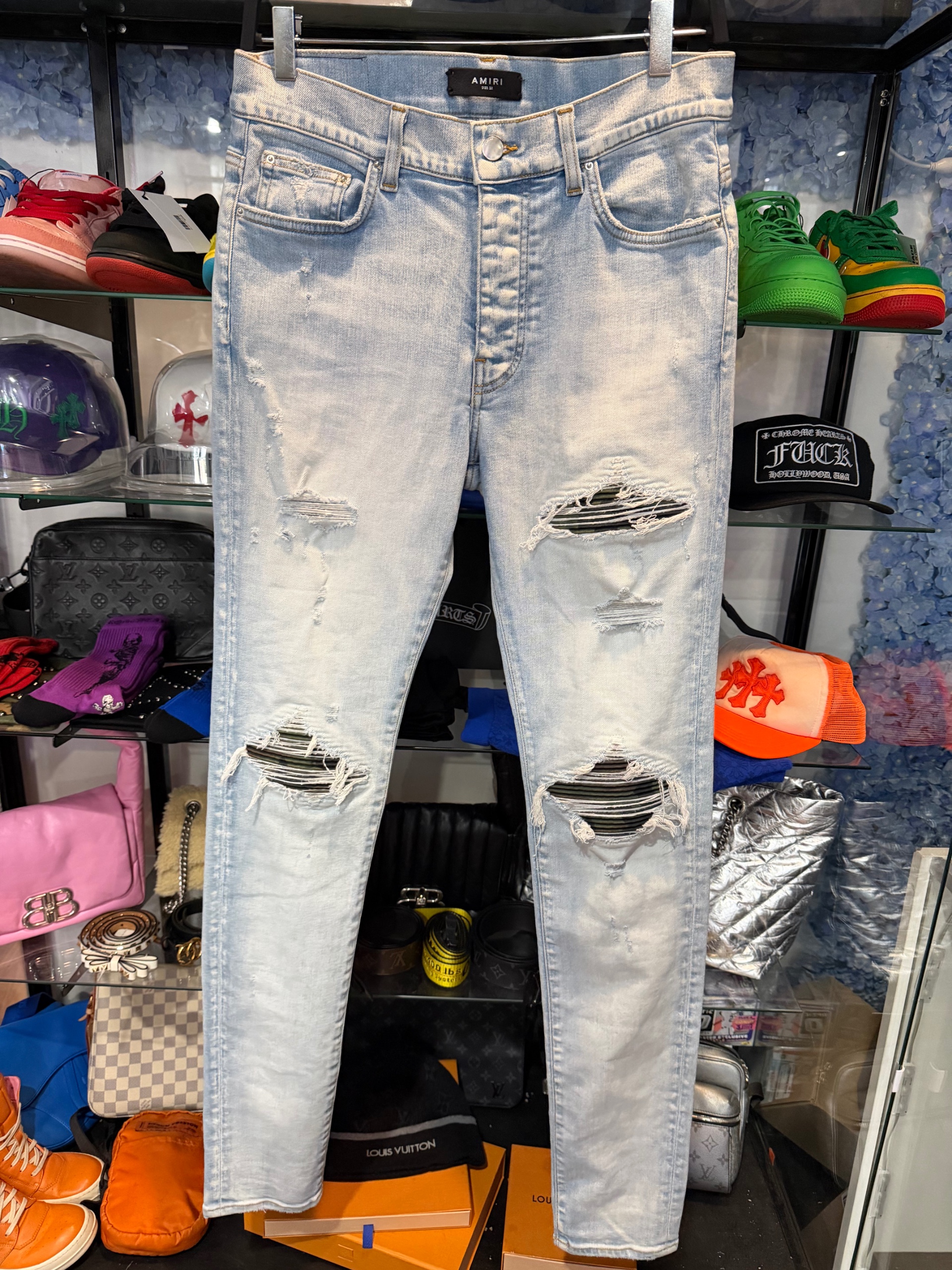 Amiri MX1 Camo Jeans featuring a skinny fit ( USED )