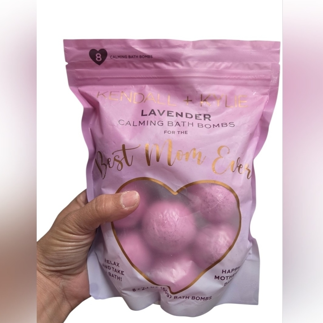 Kendall & Kylie Lavender Calming Bath Bombs
