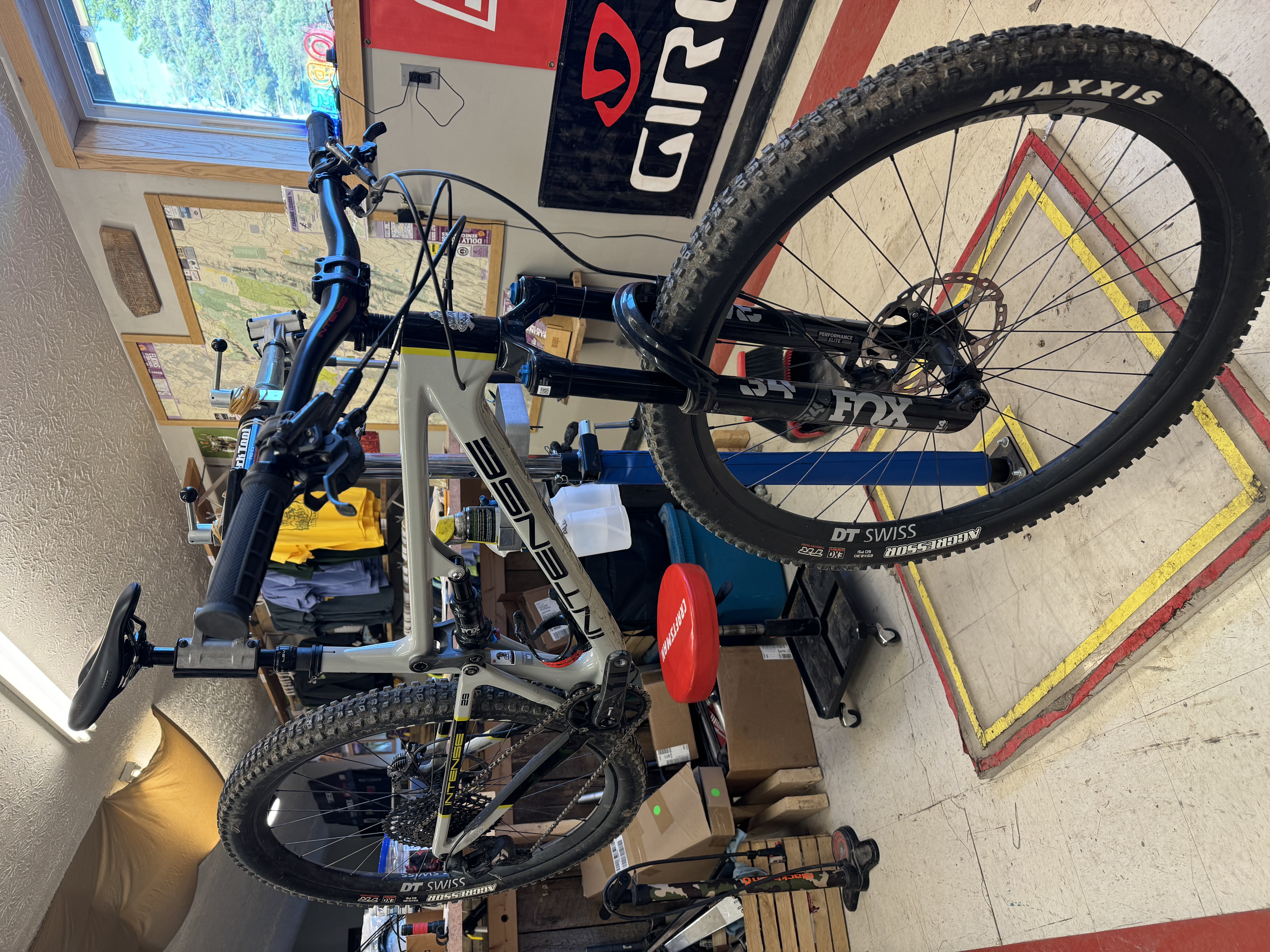 USED Intense Sniper T Pro - Medium