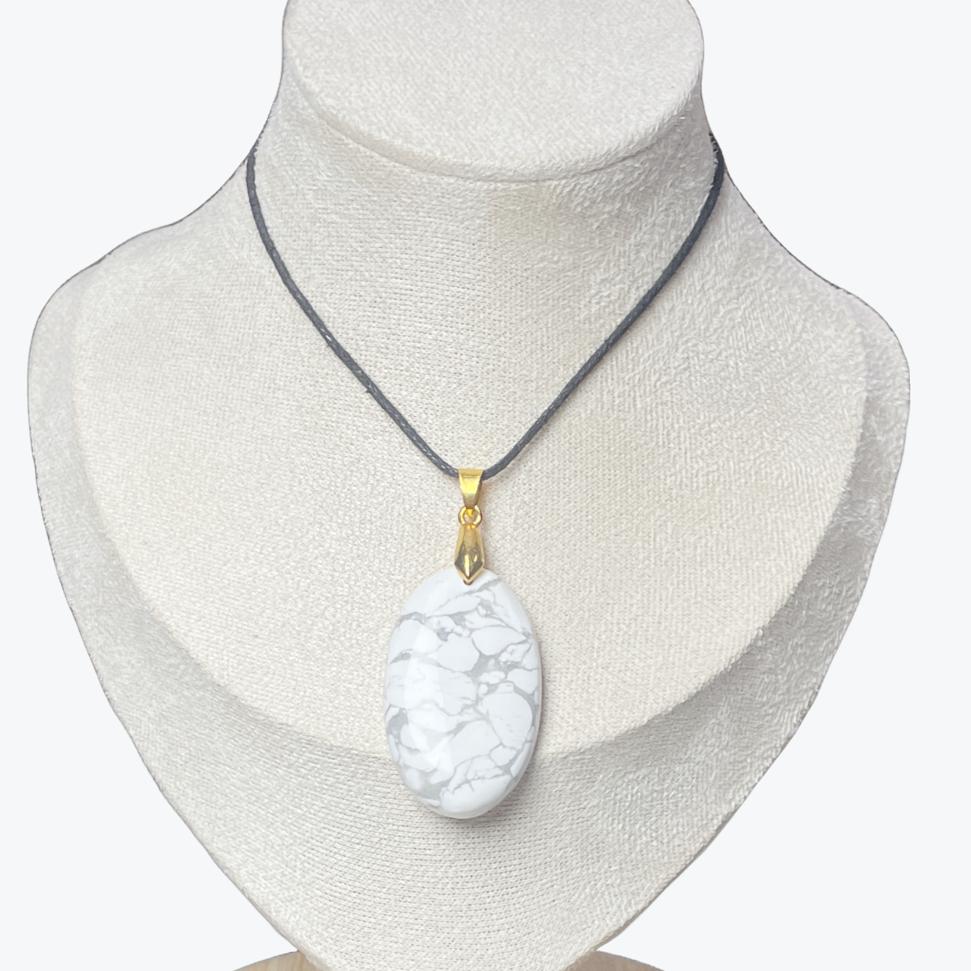 Pendentif Howlite Ovale — stock Valence