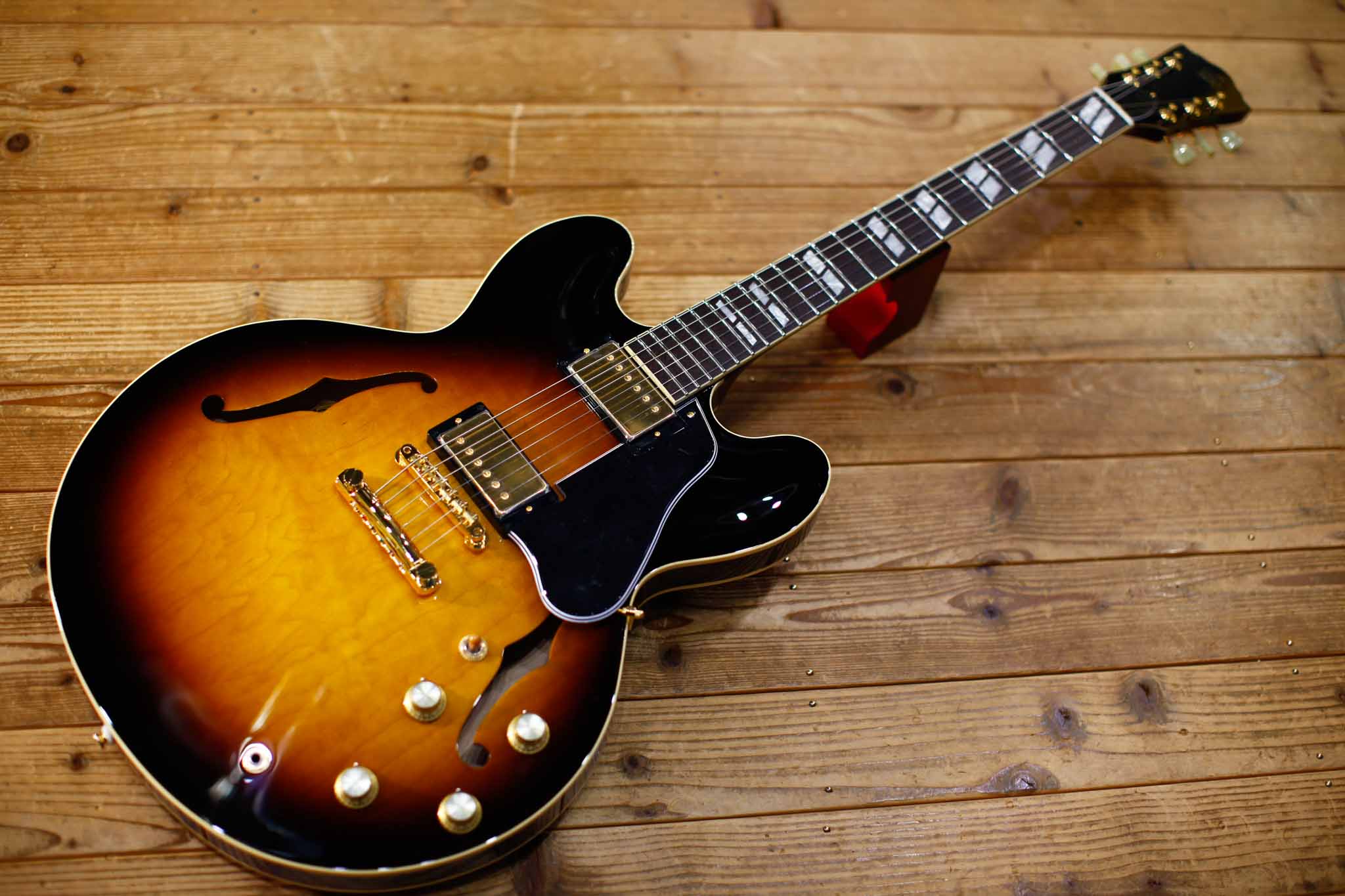 Crews Reunion CWR Double-Parallelogram Vintage Sunburst / Gold Hardware