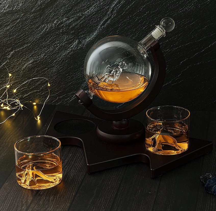 Ski Wine Whiskey Decanter with 2 Glacier Mountain Glasses