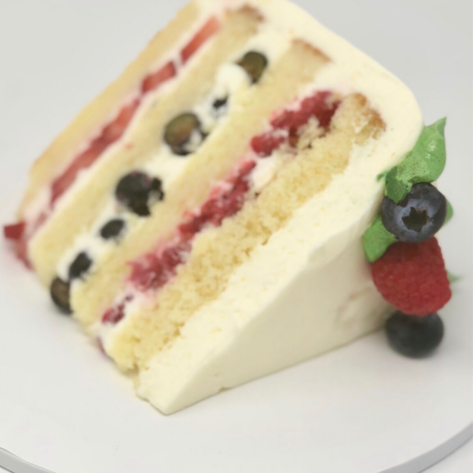 Berries and cream Slice