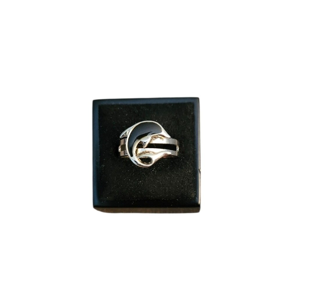 Size 6.5 Silver Toned Black Enamel Dolphin Ring