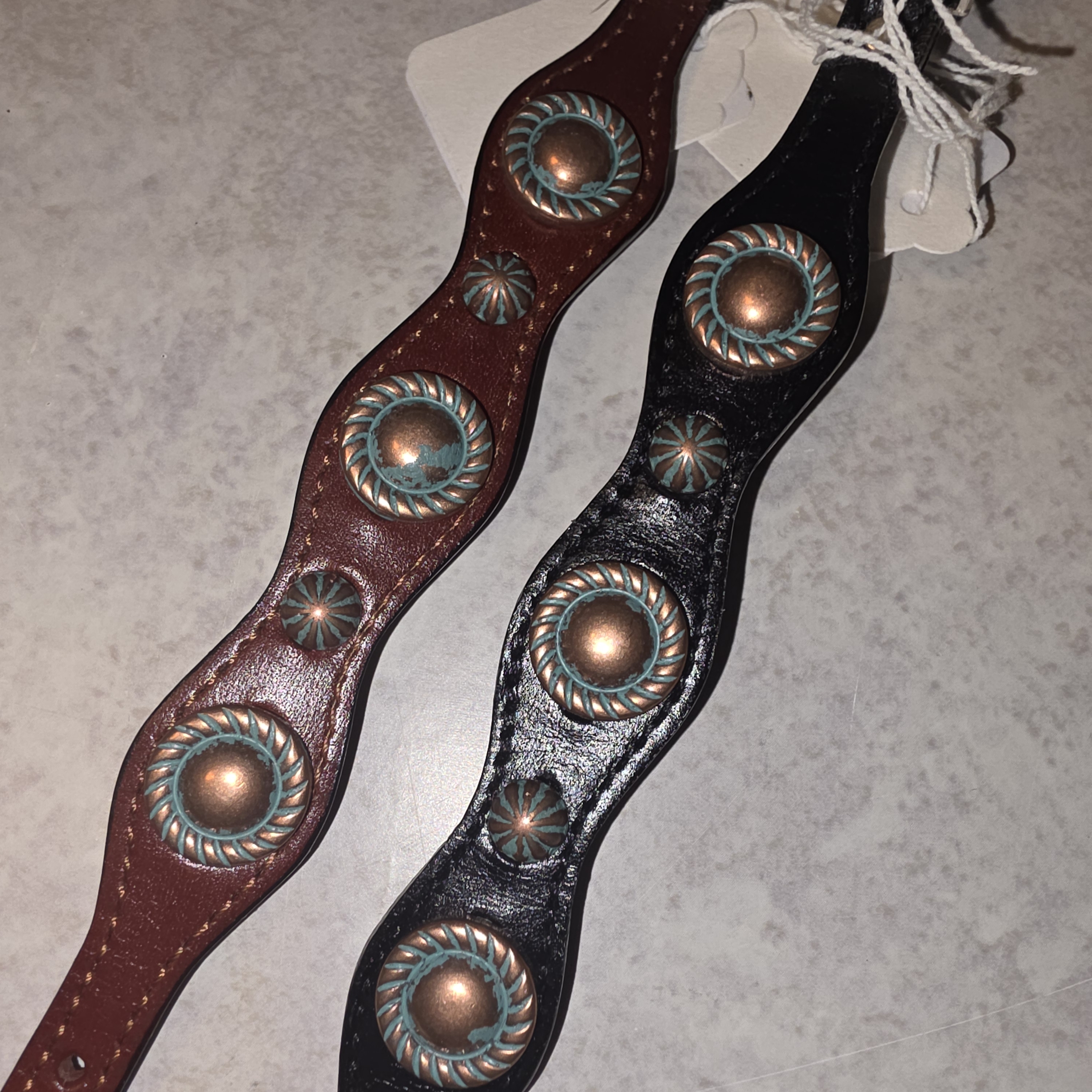 Bracelet Leather w/ Buckle  MADE IN USA   6  ea A10     B10