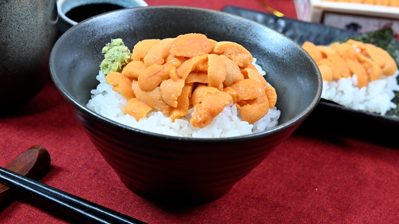 【八の家】自分で仕上げる！根室の海鮮丼体験