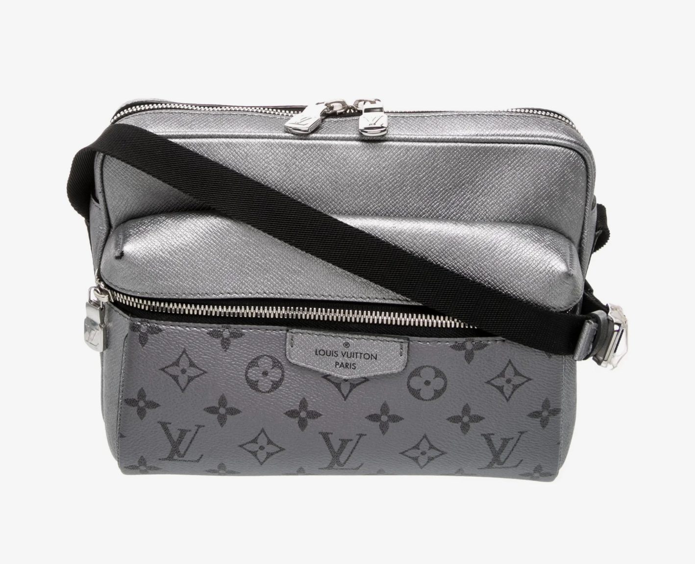 Preowned Louis Vuitton Taigarama Outdoor Messenger Shoulder Bag Silver