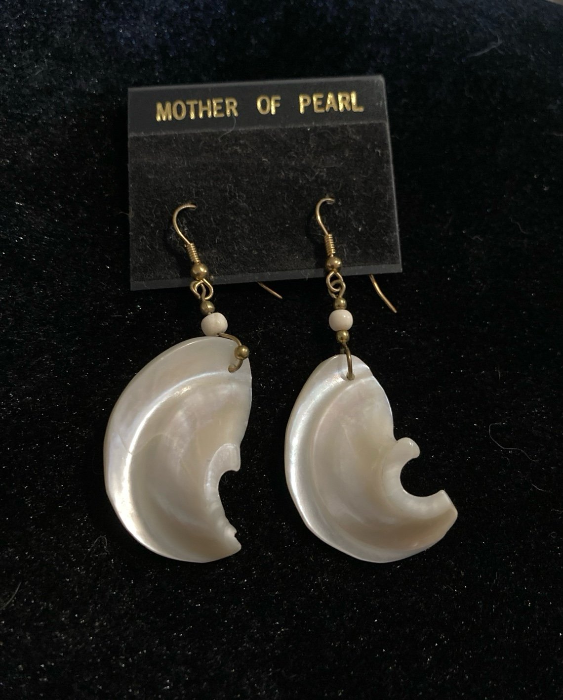 Mother of Pearl Dangle Gold tone Pierced Earring
