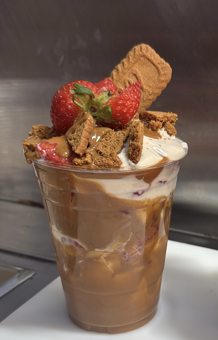 BISCOFF STRAWBERRIES & CREAM