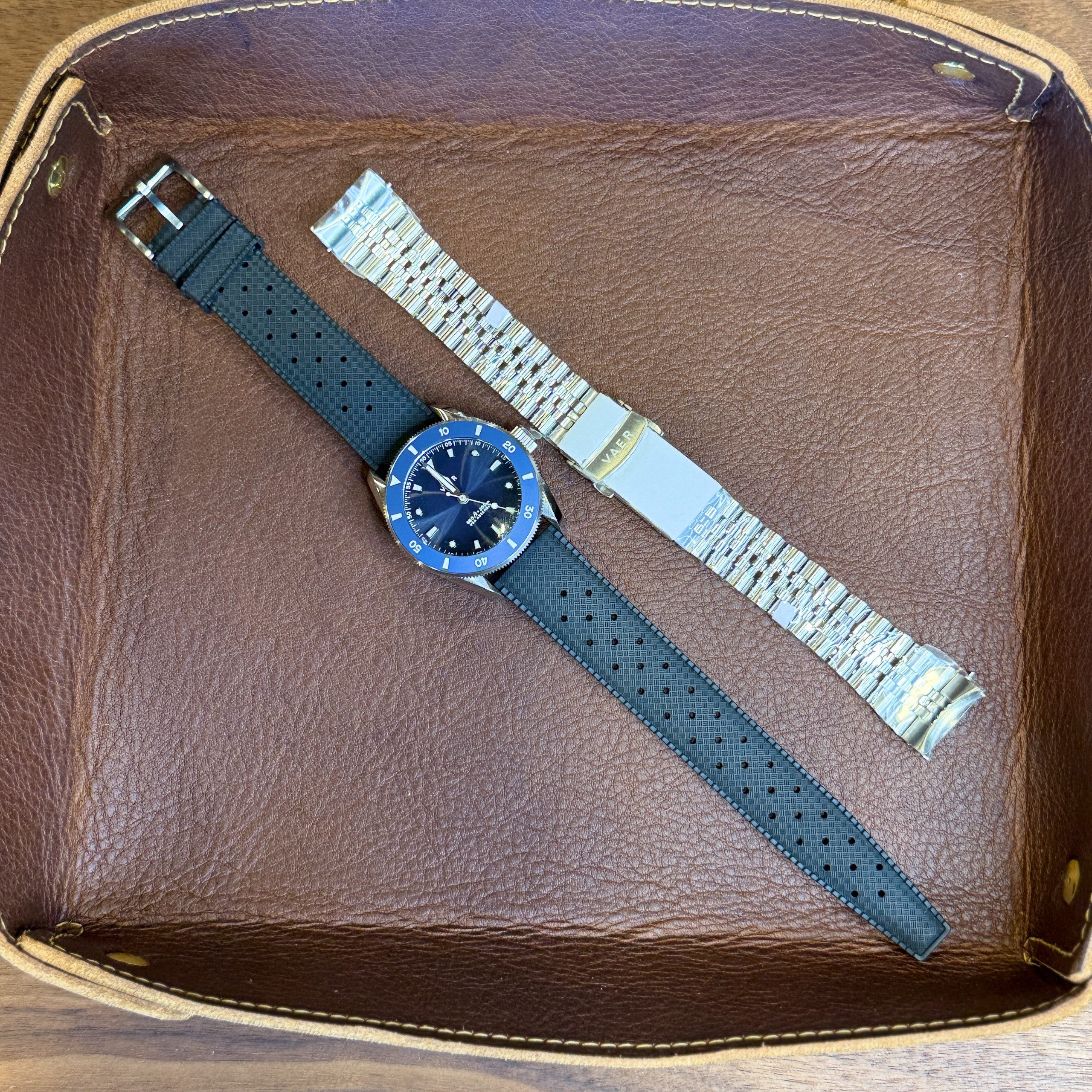 Vaer D4 Meridian Navy Ceramic USA Solar 39mm