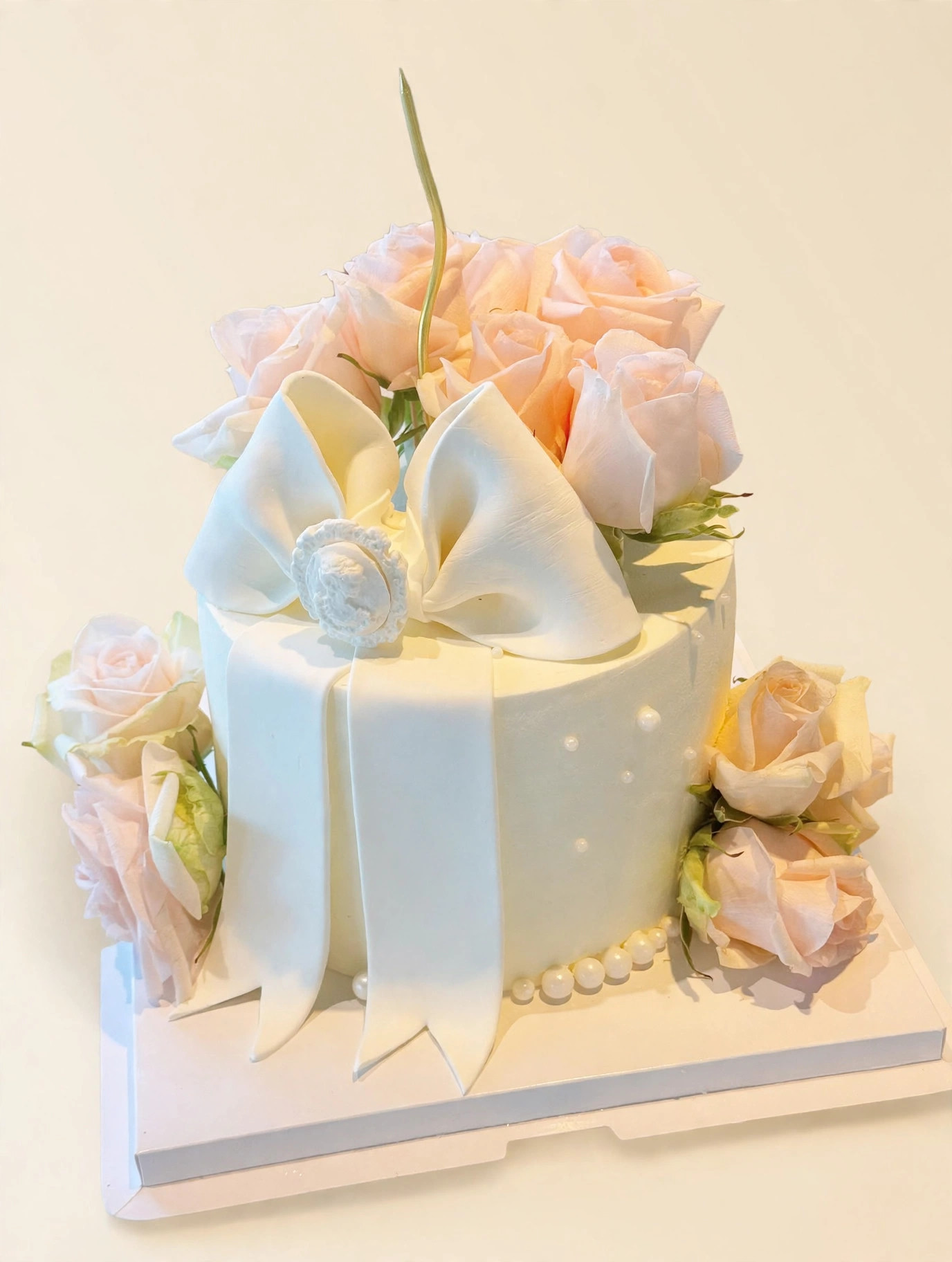 Rose Ribbon Gift Cake — HoneyMe Bakery, Bellevue