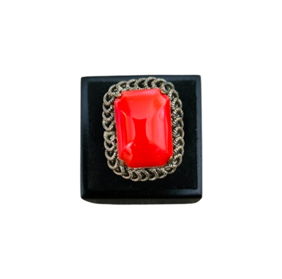 Size 6 Silver Toned Red Resin Statement Ring with Decorative Rope Frame