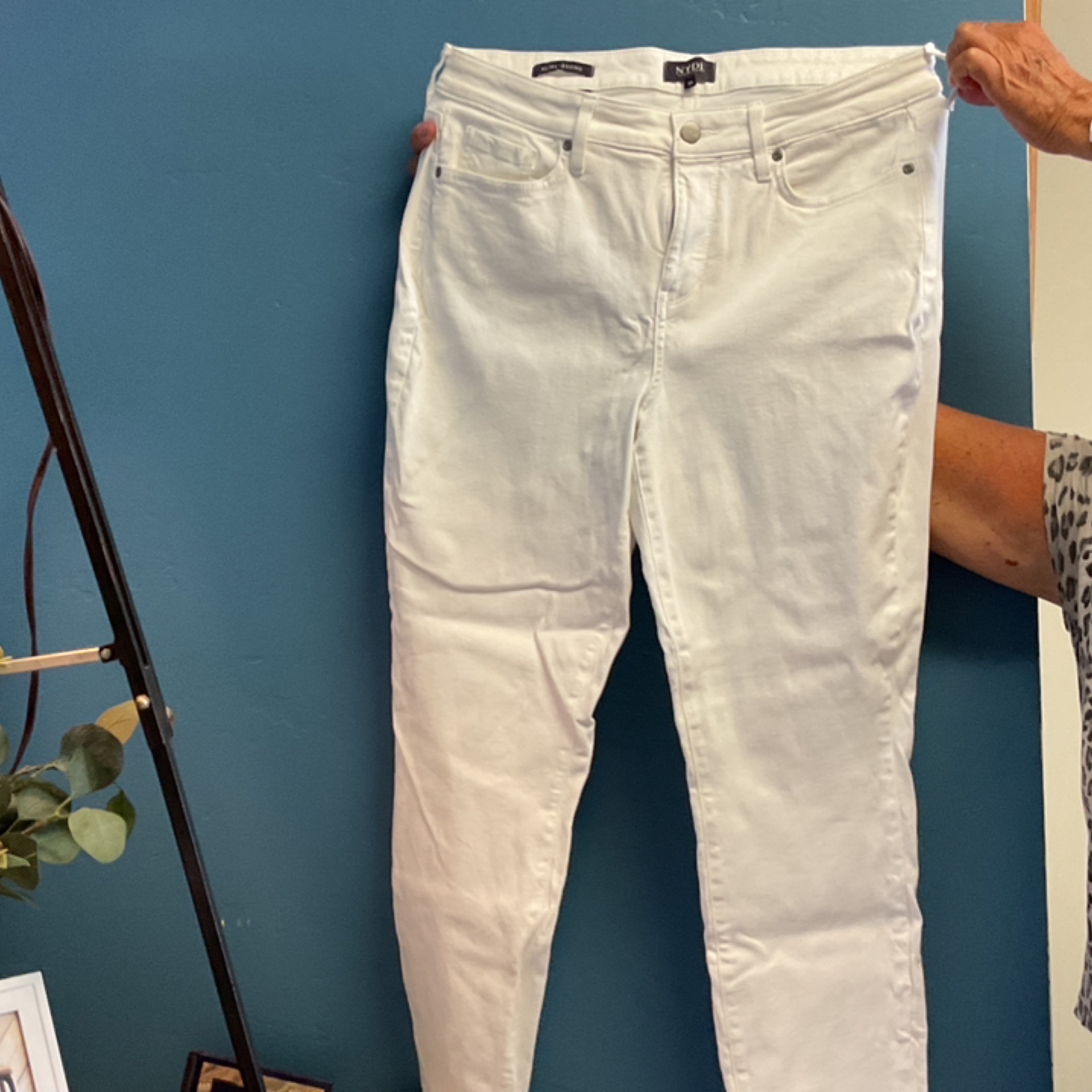 NYDJ White Jeans (Size 10)
