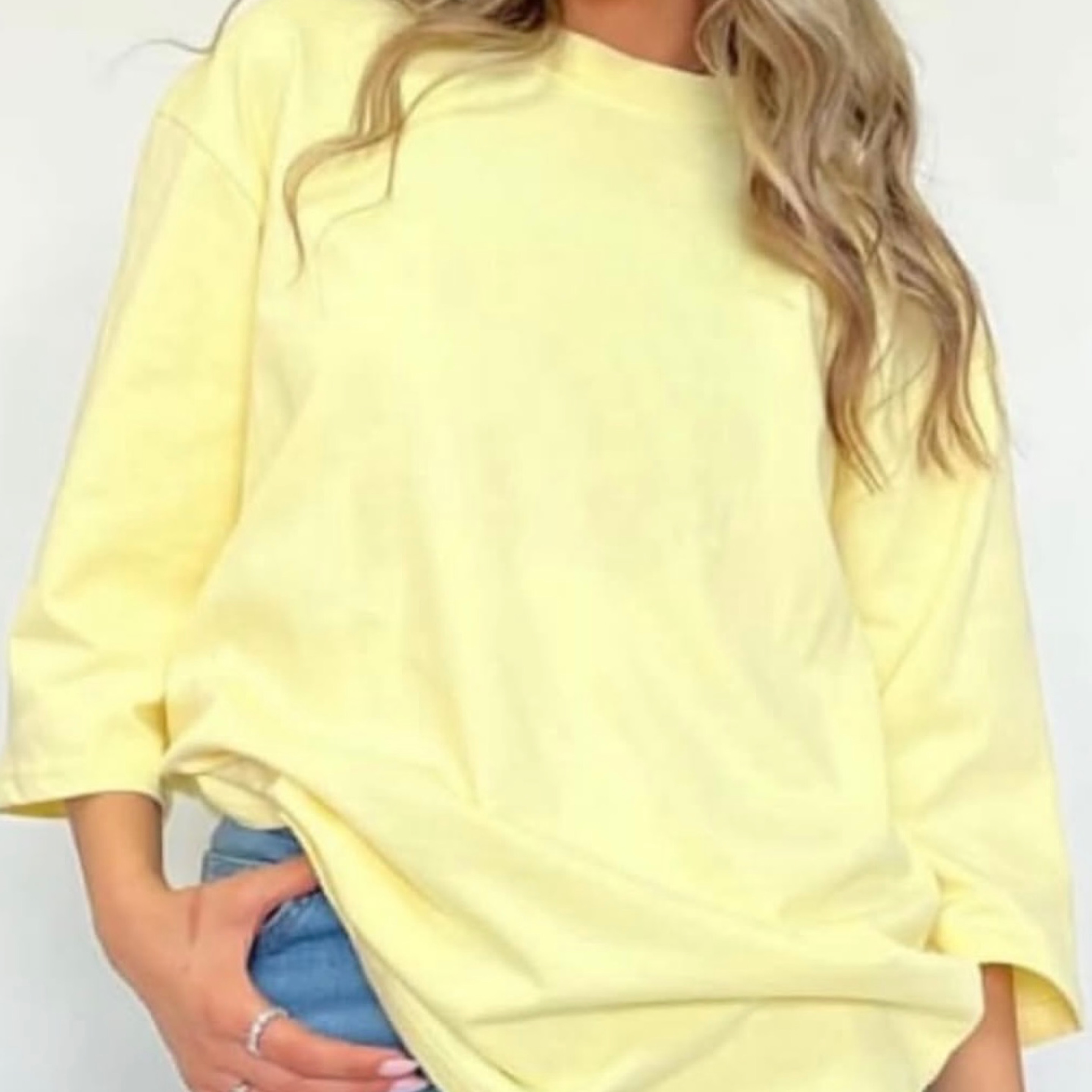 Oversize T-shirt in Yellow — product photo