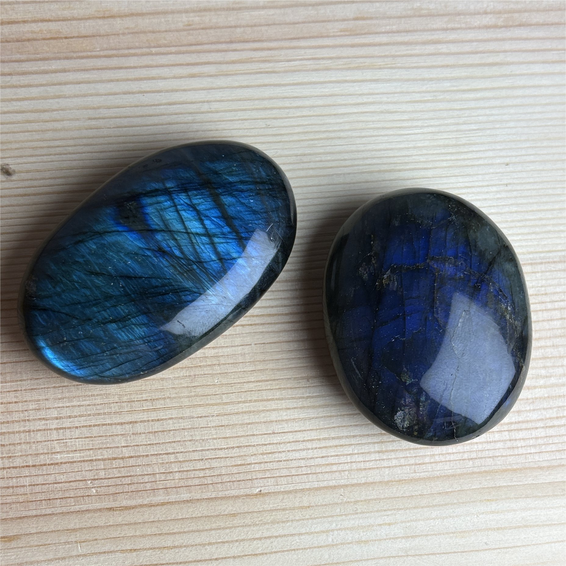 Galets en Labradorite extra qualité de Madagascar — stock Valence