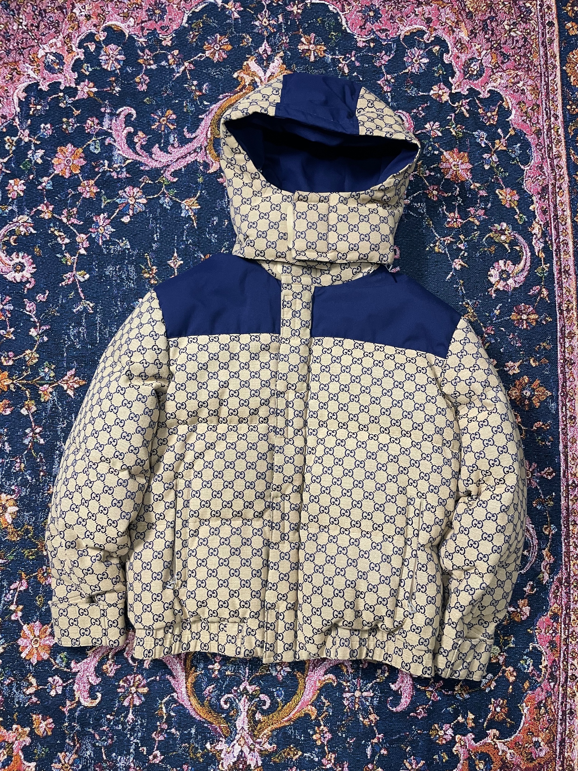 Gucci Beige Navy GG Monogram Hooded Puffer ( USED )