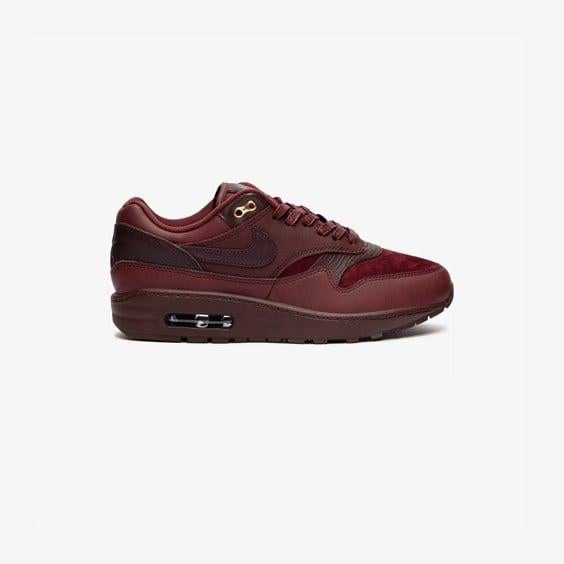 Nike Air Max 1 '87 Sneaker in Burgundy Crush/Burgundy Crush size 8.5 (new)