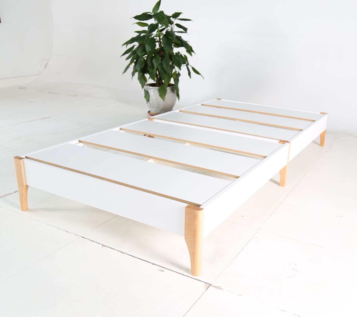 Tourse:ベッドフレーム シングル 天然木 すのこベッド