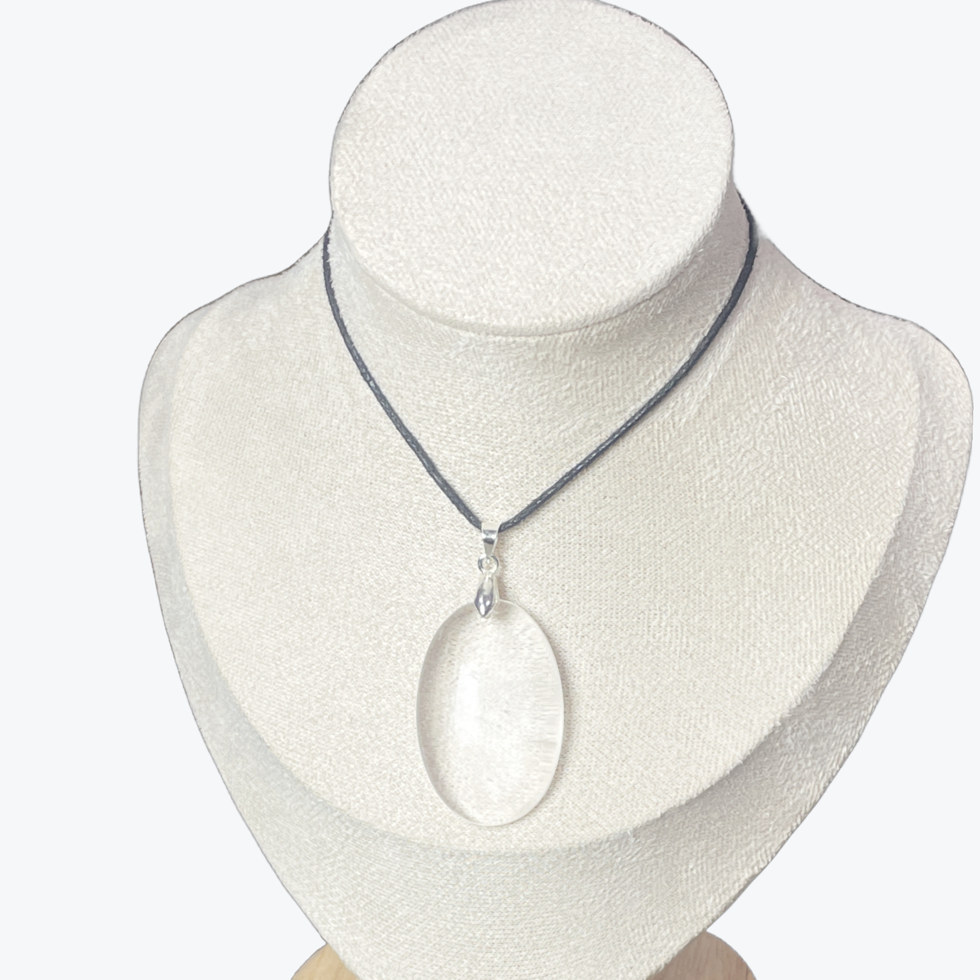 Pendentif Cristal de roche ovale — stock Valence