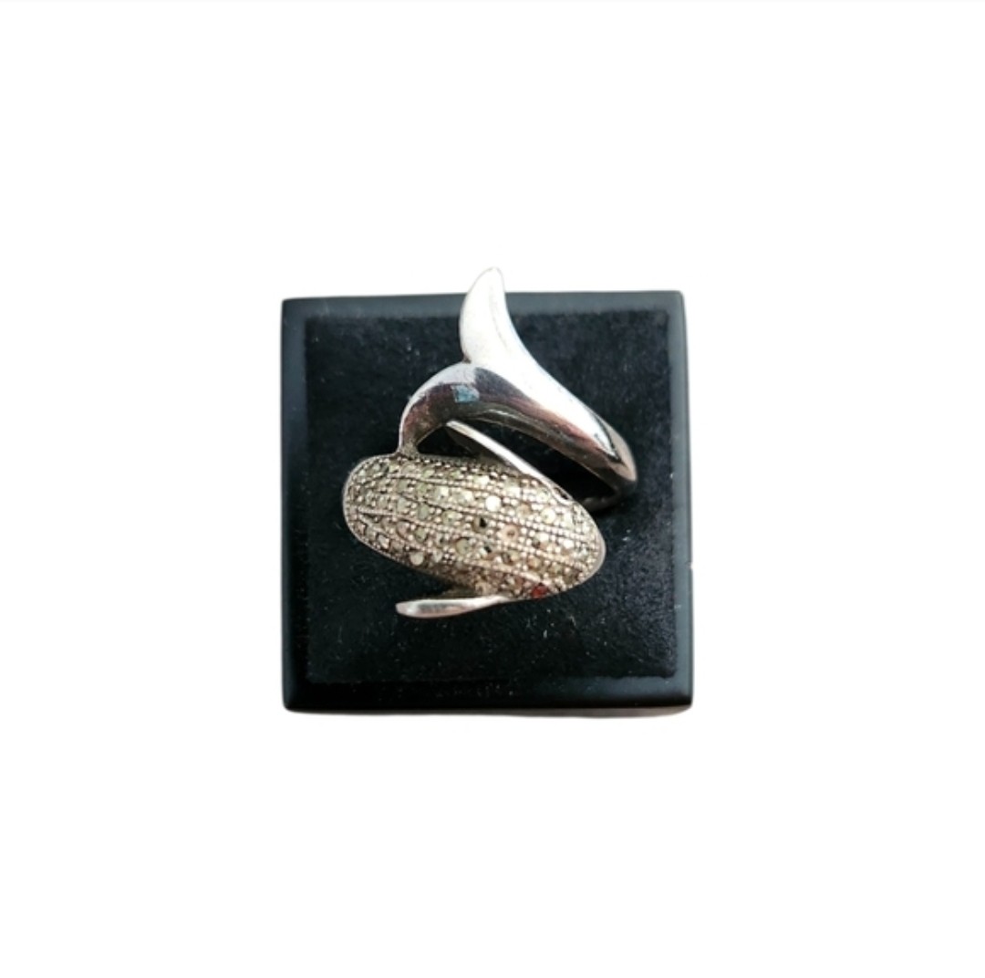 Size 10 Sterling Silver Marcasite Swirl Statement Ring Red Gem Eyes Dolphin