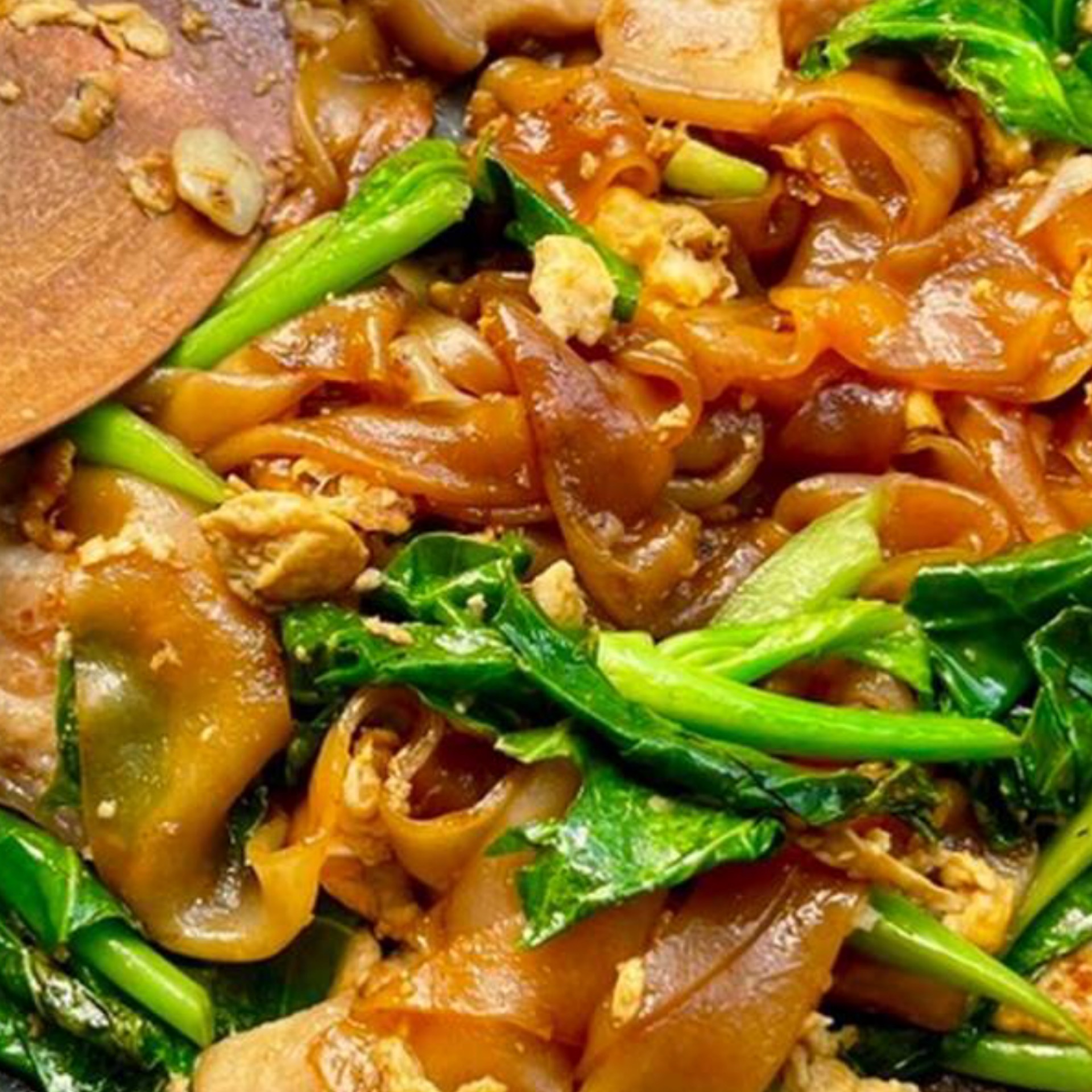 PADT SI-EW CHICKEN ซีอิ๊วไก่