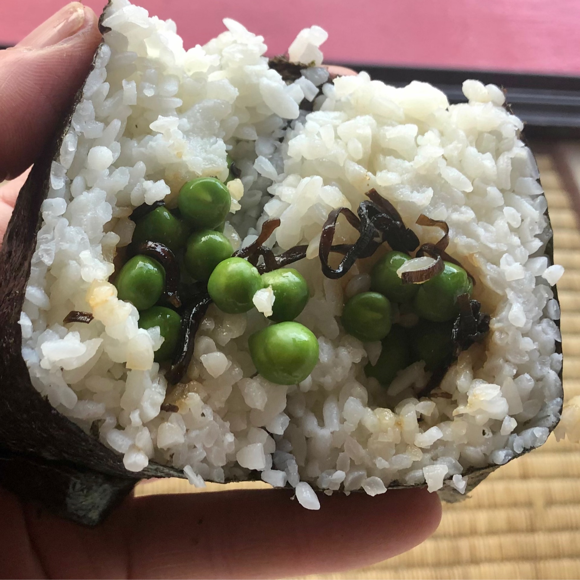 Omusubi of the Month / Green Peas with Salted Kelp