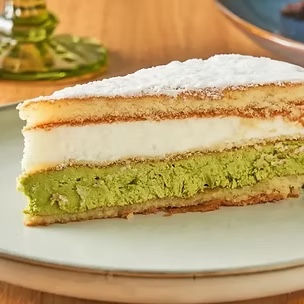 Pistachio and ricotta cake