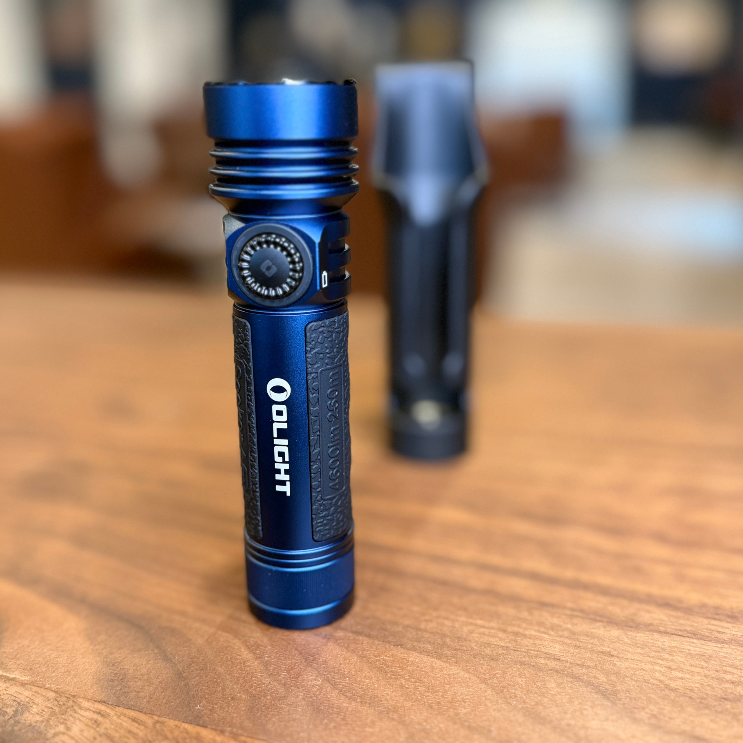 Olight Seeker 4 Pro Blue