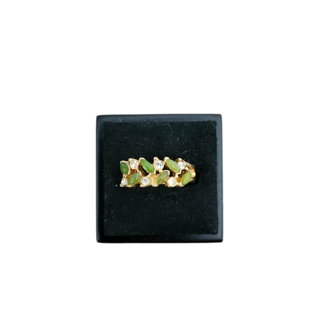 Vintage Size 6 Gold Toned Uncas Marquis Cut Jade Cubic Zirconia Ring